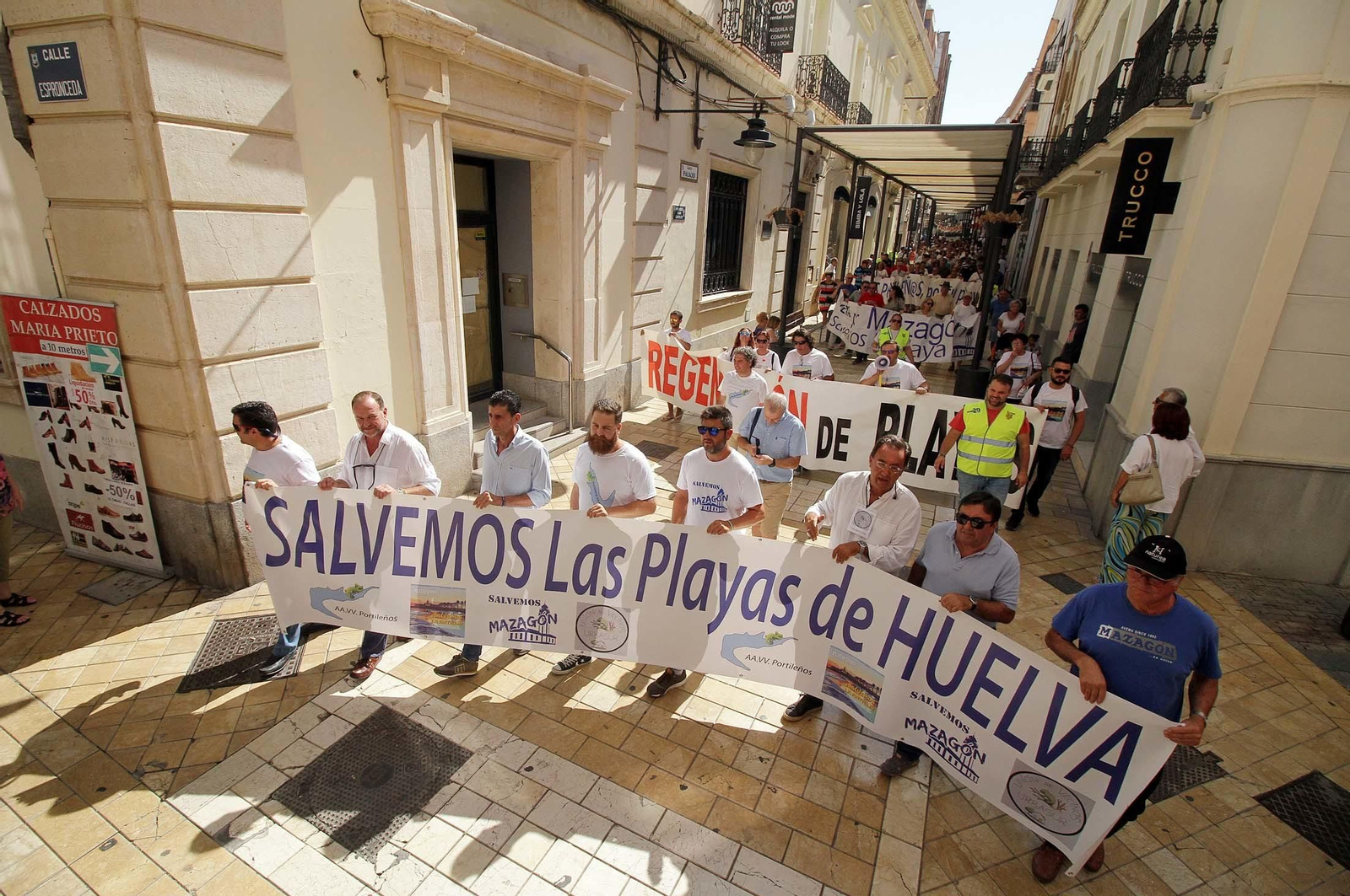 Imágenes de la manifestación "Salvemos las Playas de Huelva"