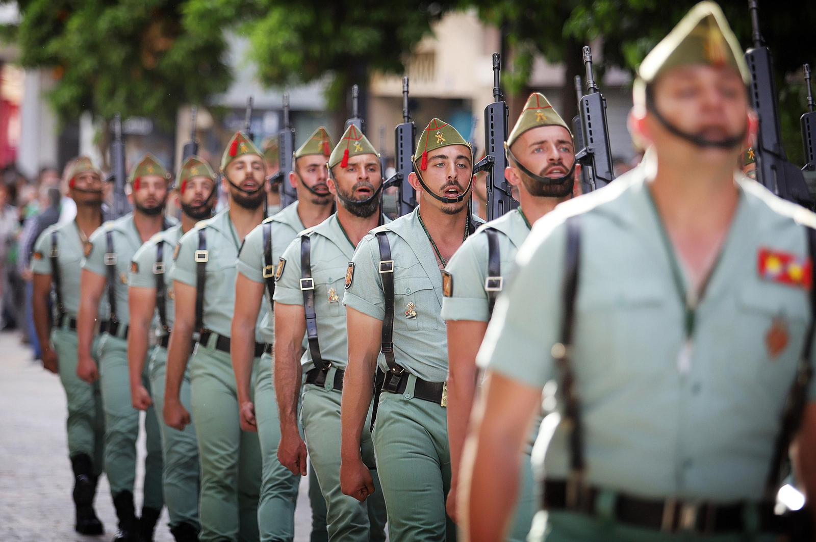 Sábado de Pasión: Imágenes de La Legión con el Cristo de la Vera+Cruz