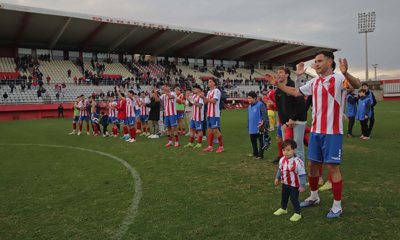 Las mejores fotos del Algeciras - Betis Deportivo de Primera Federación