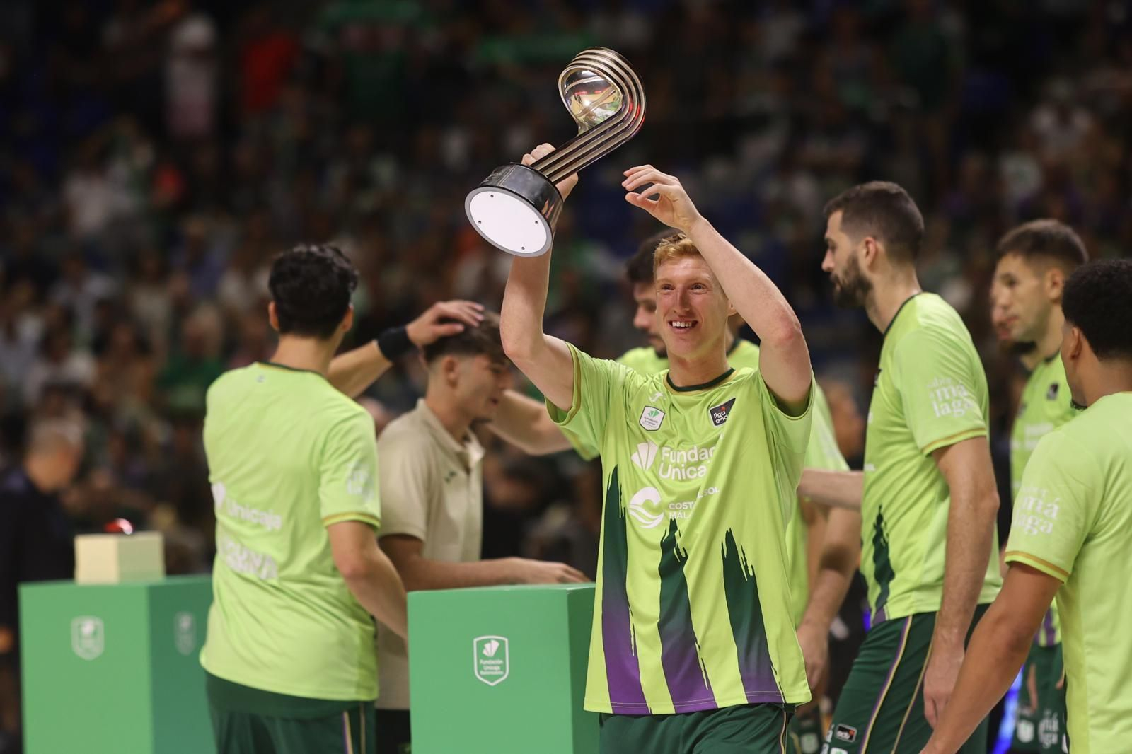 La fiesta por la Copa Intercontinental en el Carpena