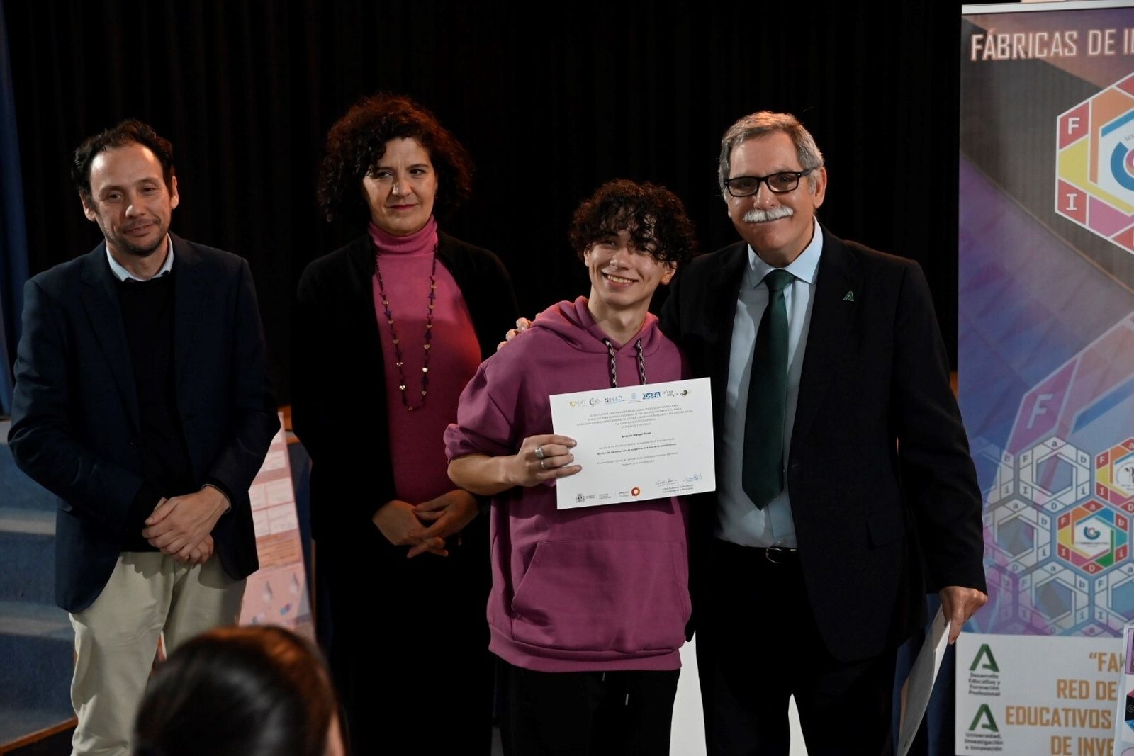 La entrega de los premios científicos al alumnado del instituto Gran Capitán de Córdoba, en imágenes