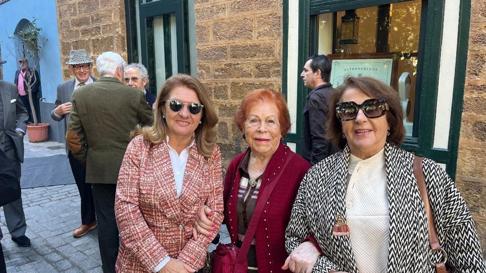 Montse Riba, Olimpia Martín Fondevila y Carolina Camacho.