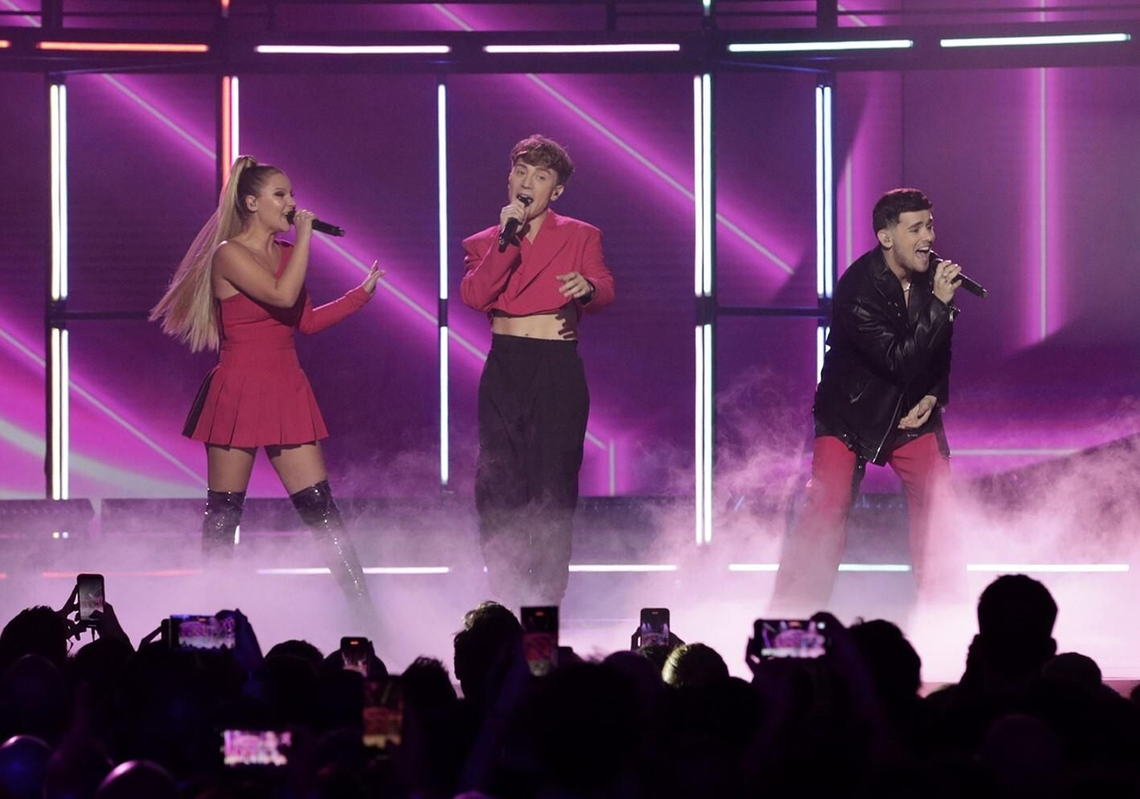 El trío Mantra, favorito del televoto