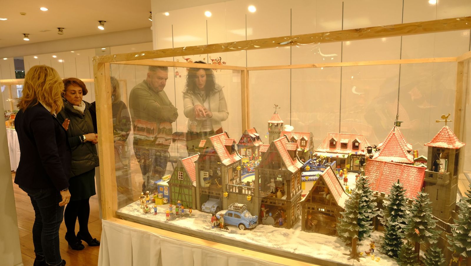 Exposición de Clicks de Playmobil contra el cáncer infantil, en fotos