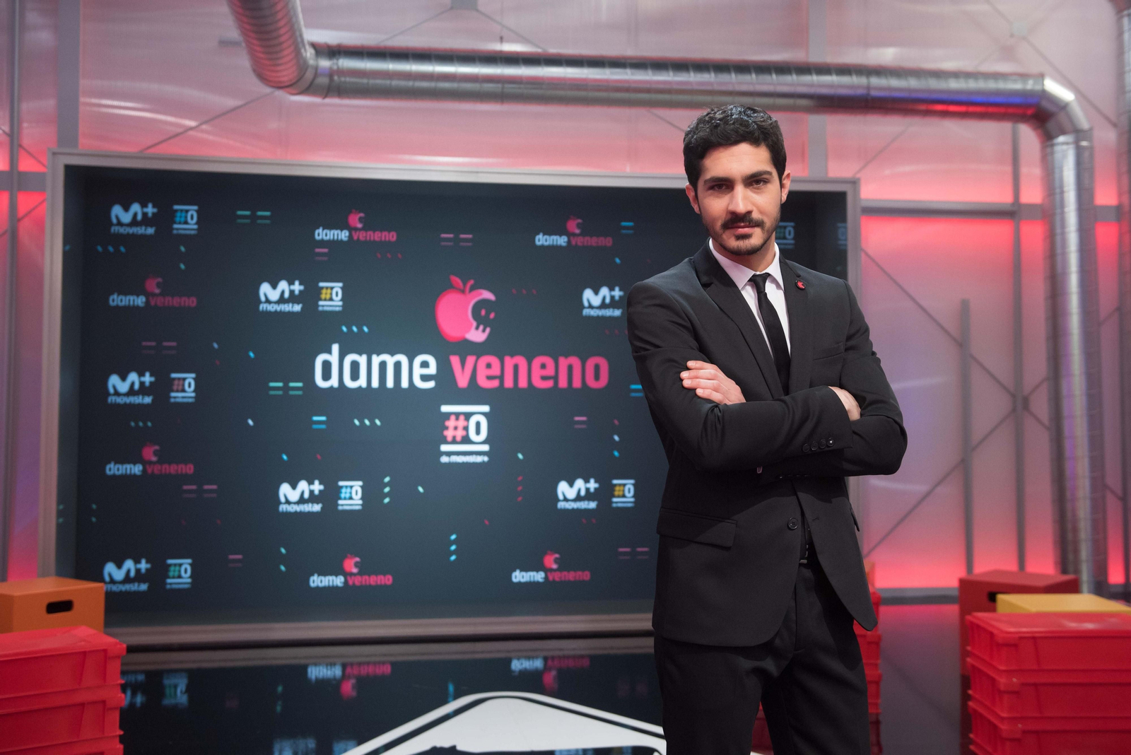 El actor se estrena como presentador los domingos por la noche en un programa compuesto por ocho entregas.