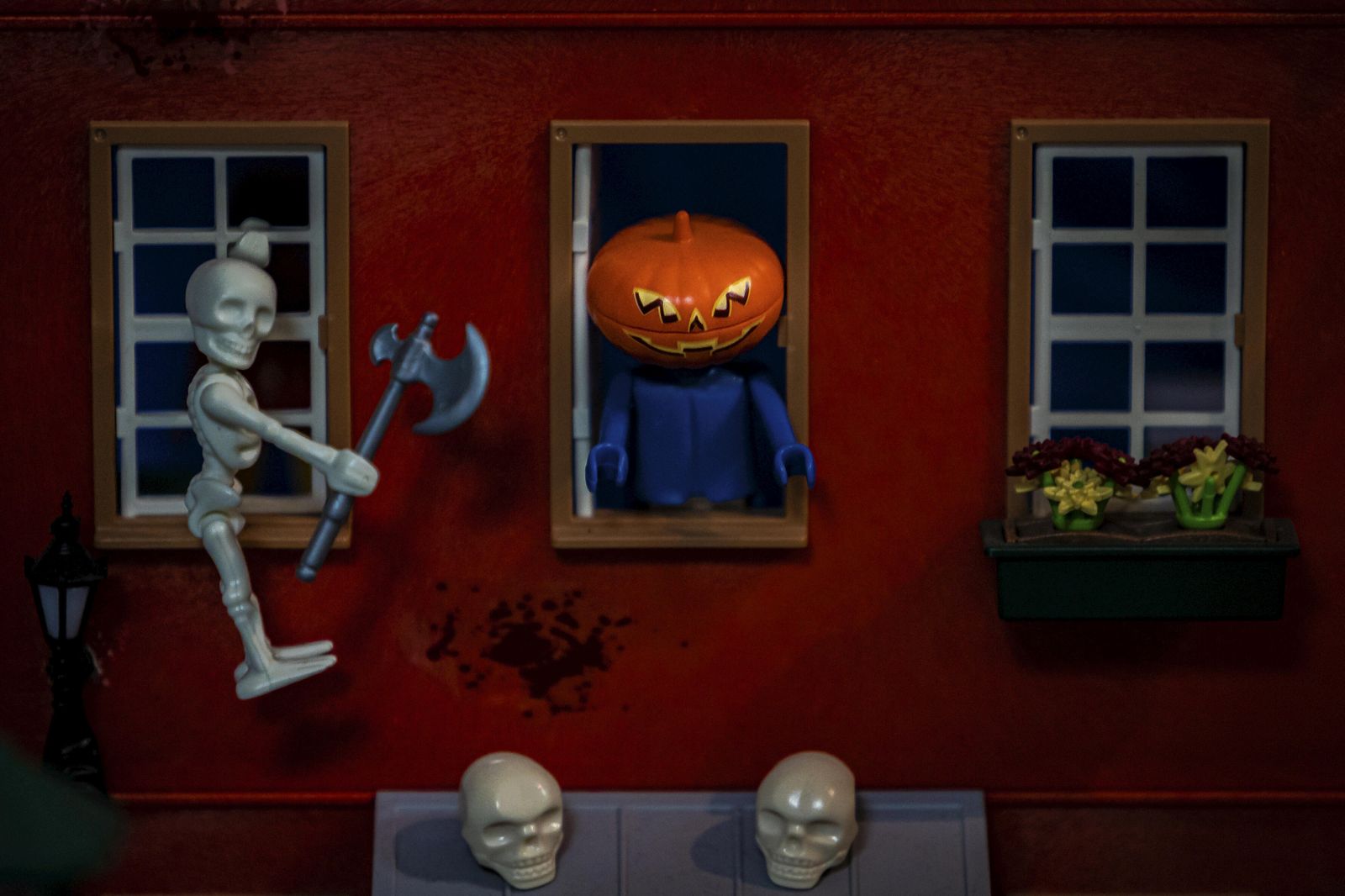 Varias figuras de playmobil en versión Halloween