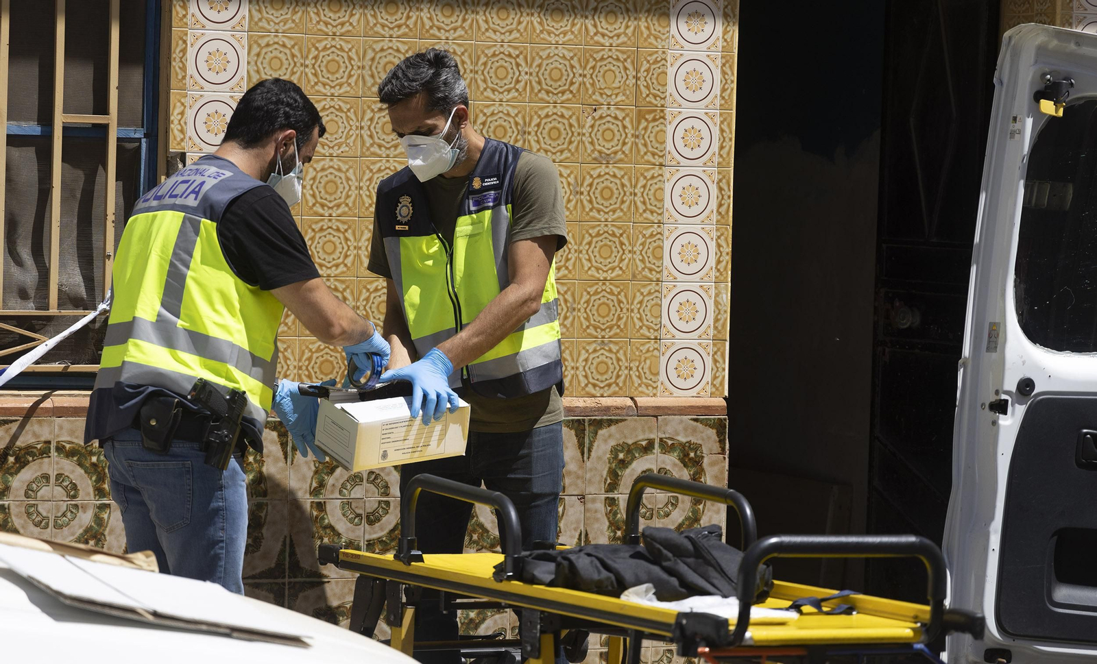 Hallados dos cadáveres en Dos Hermanas, todas las imágenes