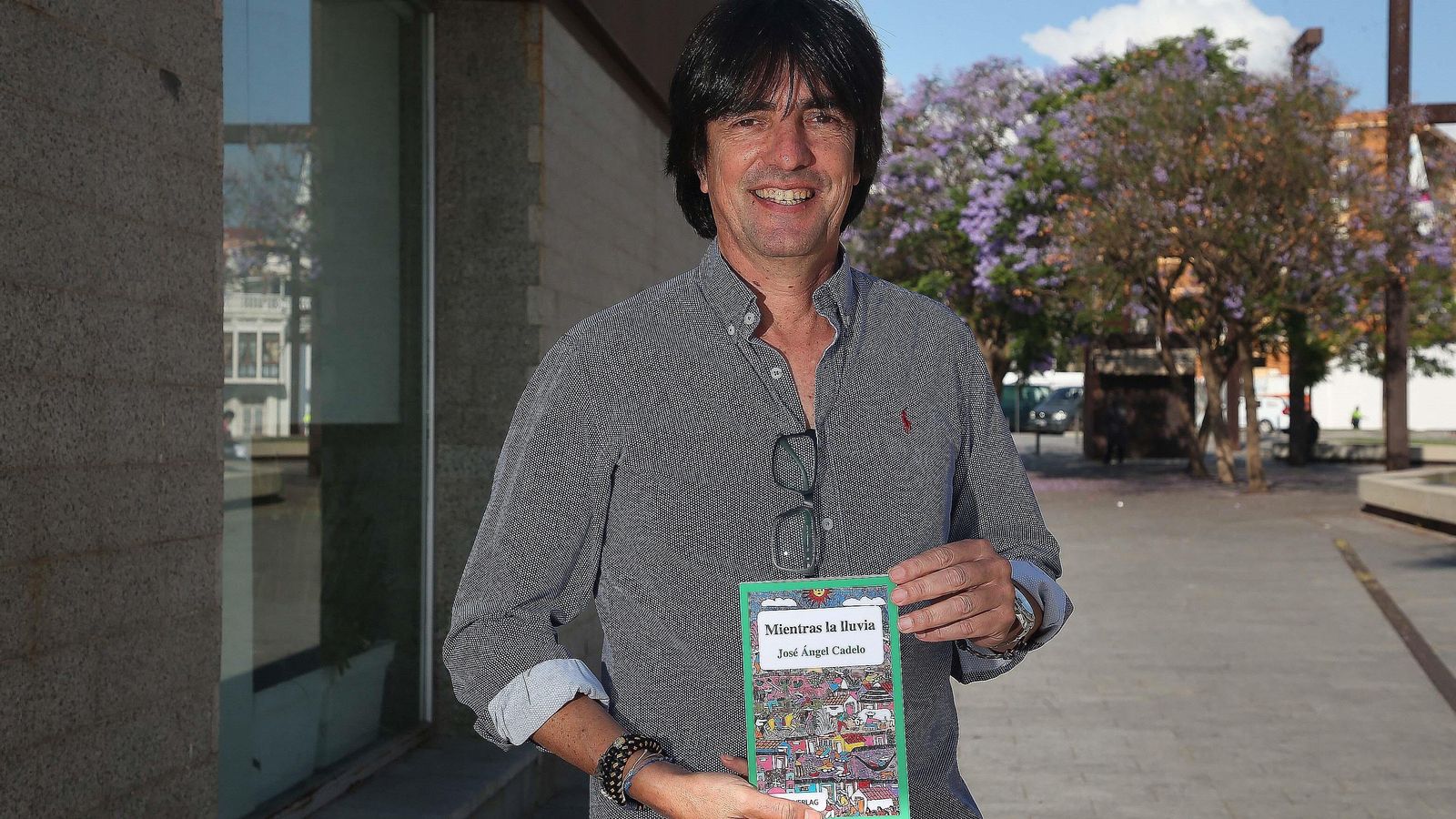 José Ángel Cadelo, junto a la oficina de Turismo de Algeciras.