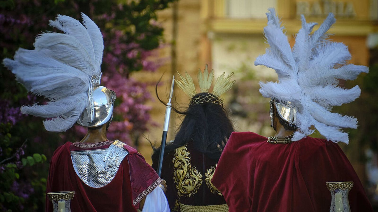 El levante acompañó el Miércoles Santo a las cofradías de Cádiz.