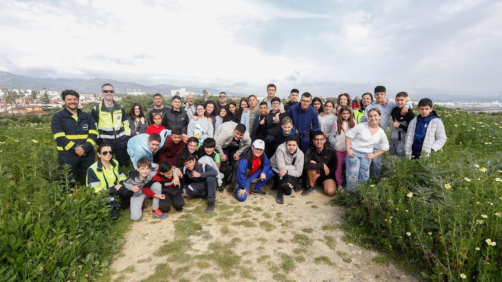 Fotografías de la plantación del programa 'Reverdece' de Acerinox Fotografías de la plantación del programa 'Reverdece' de Acerinox