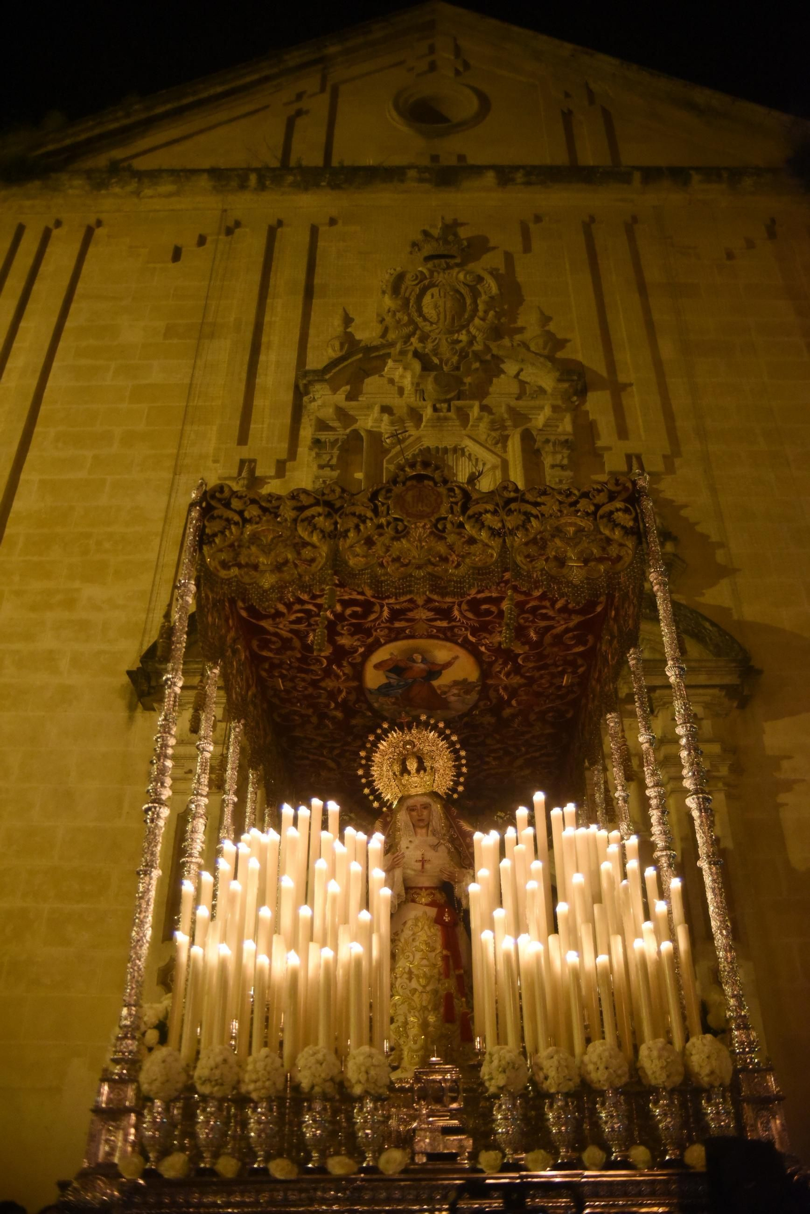 La procesión de la Buena Muerte en la Madrugada de Córdoba, en imágenes