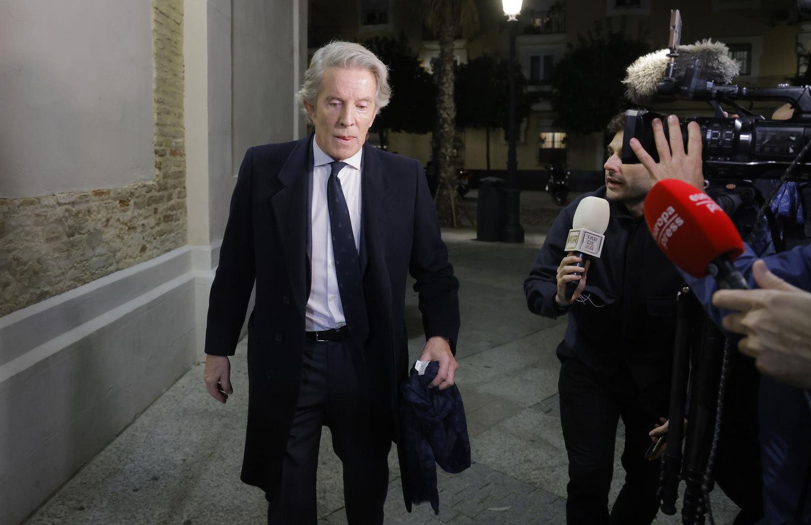 Famosos en el décimo aniversario de la muerte de la Duquesa de Alba, todas las fotos