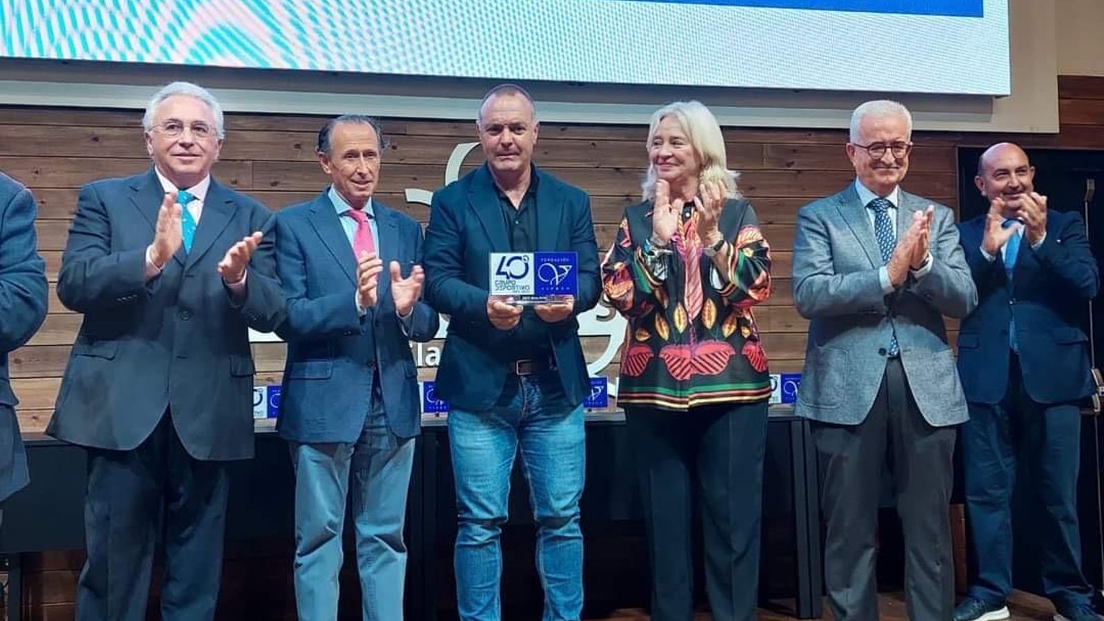 La Fundación Vipren celebrando el 40 aniversario de su Grupo Deportivo