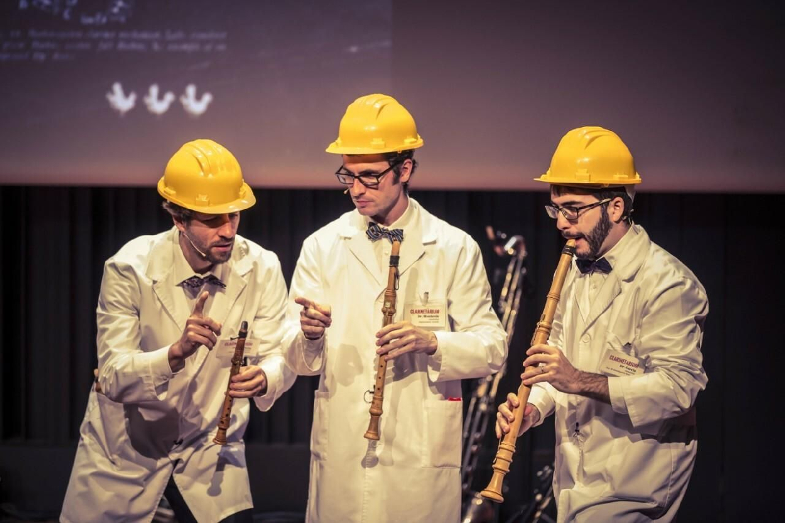 Los escolares asisten al espectáculo 'Clarinetarium', organizado por "la Caixa" y Fundación Cajasol Los escolares asisten al espectáculo 'Clarinetarium', organizado por "la Caixa" y Fundación Cajasol