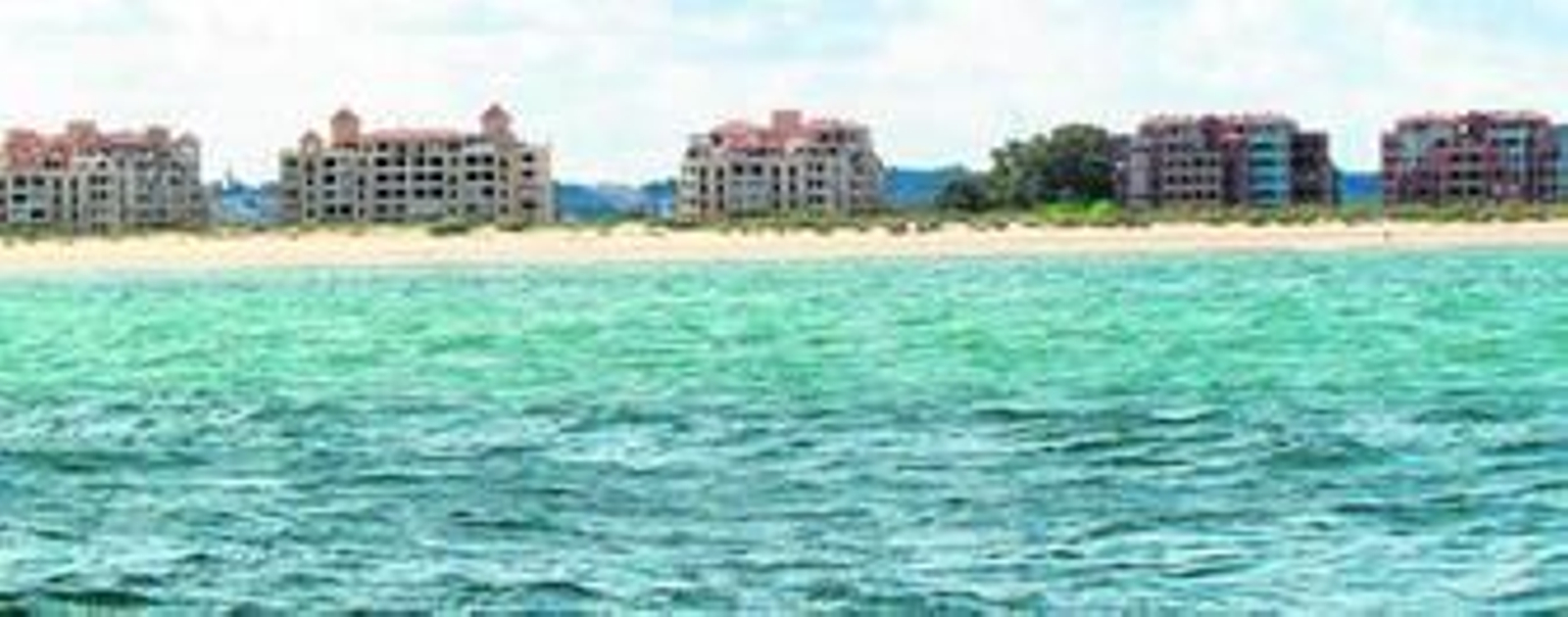 El área de Isla Canela que está siendo investigada, vista desde la desembocadura del Guadiana.