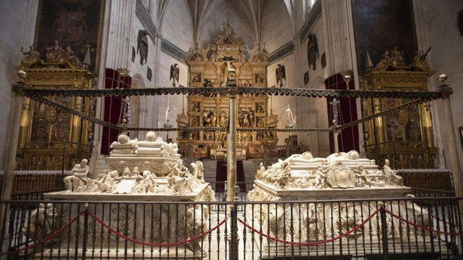 Mausoleo de los Reyes Católicos en la Catedral.