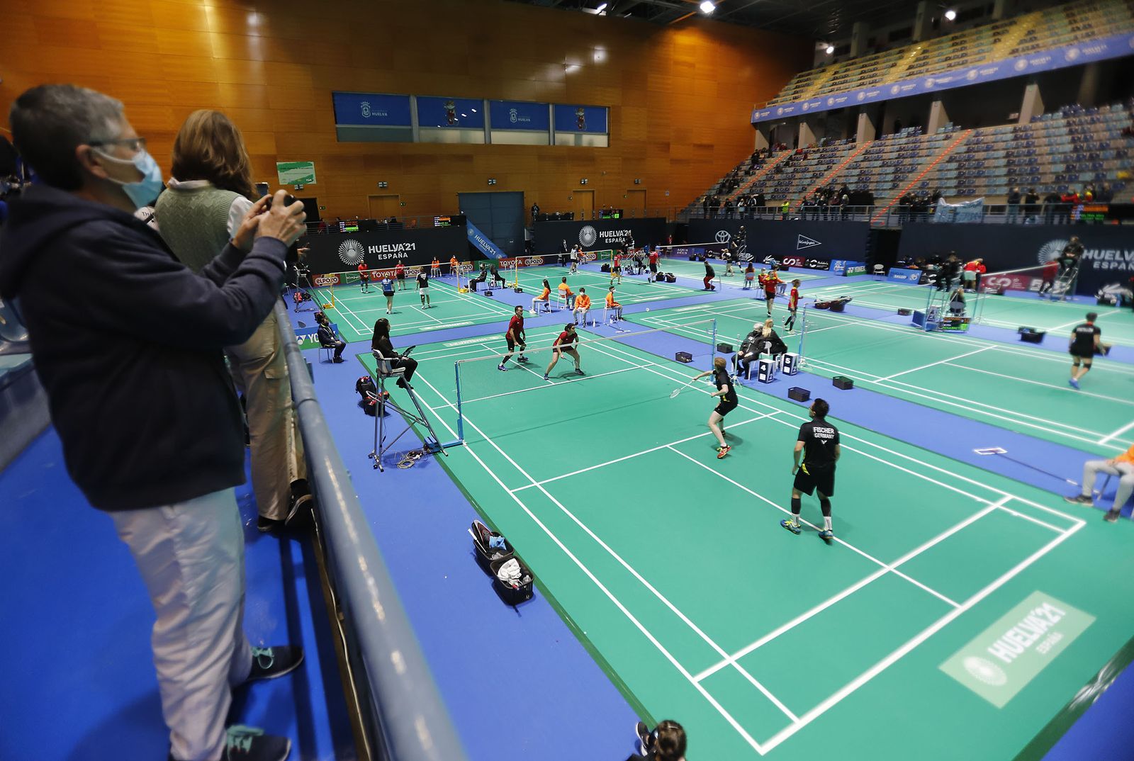 Imágenes del primer día de competición del Mundial senior de bádminton de Huelva 2021