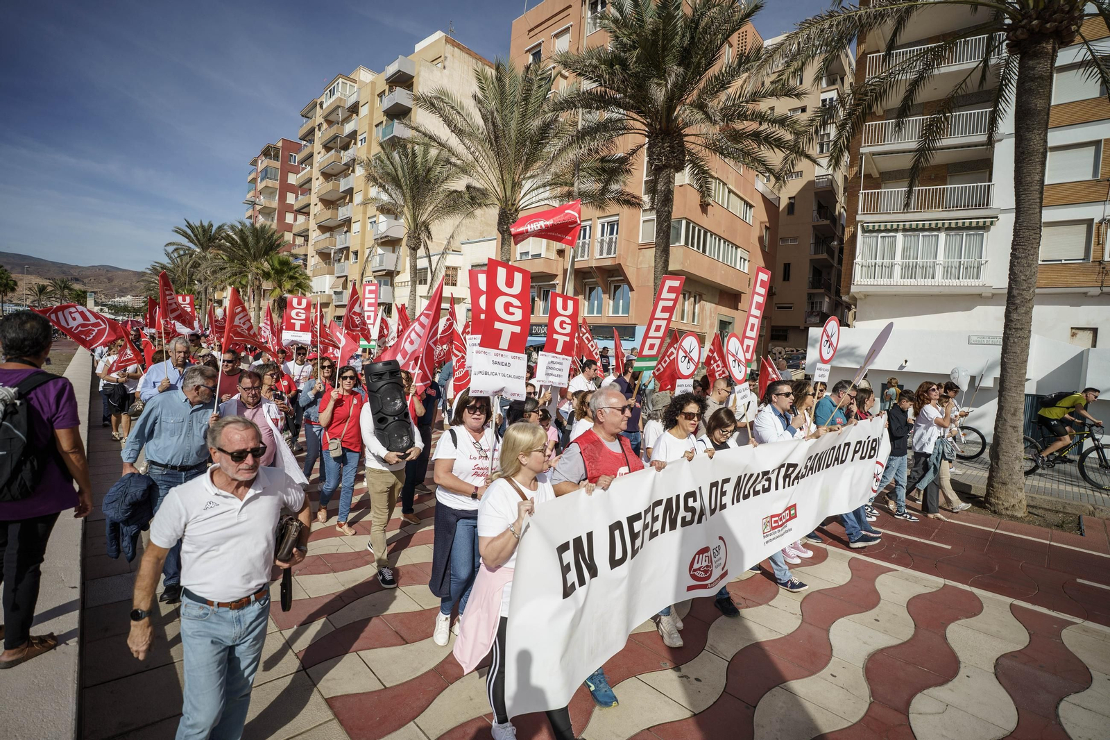 "La sanidad se defiende, gobierne quien gobierne", Almería se lanza a las calles por la sanidad pública