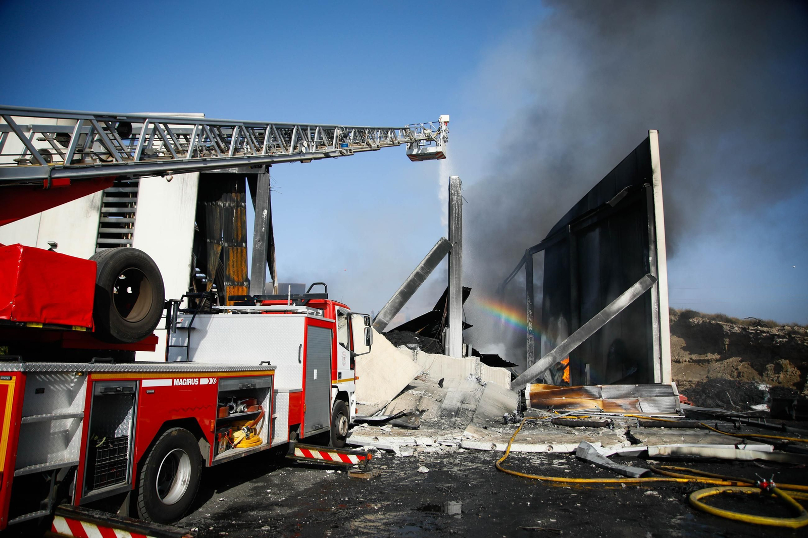 Nuevo incendio en la nave de Hintes Oil Europa en el PITA