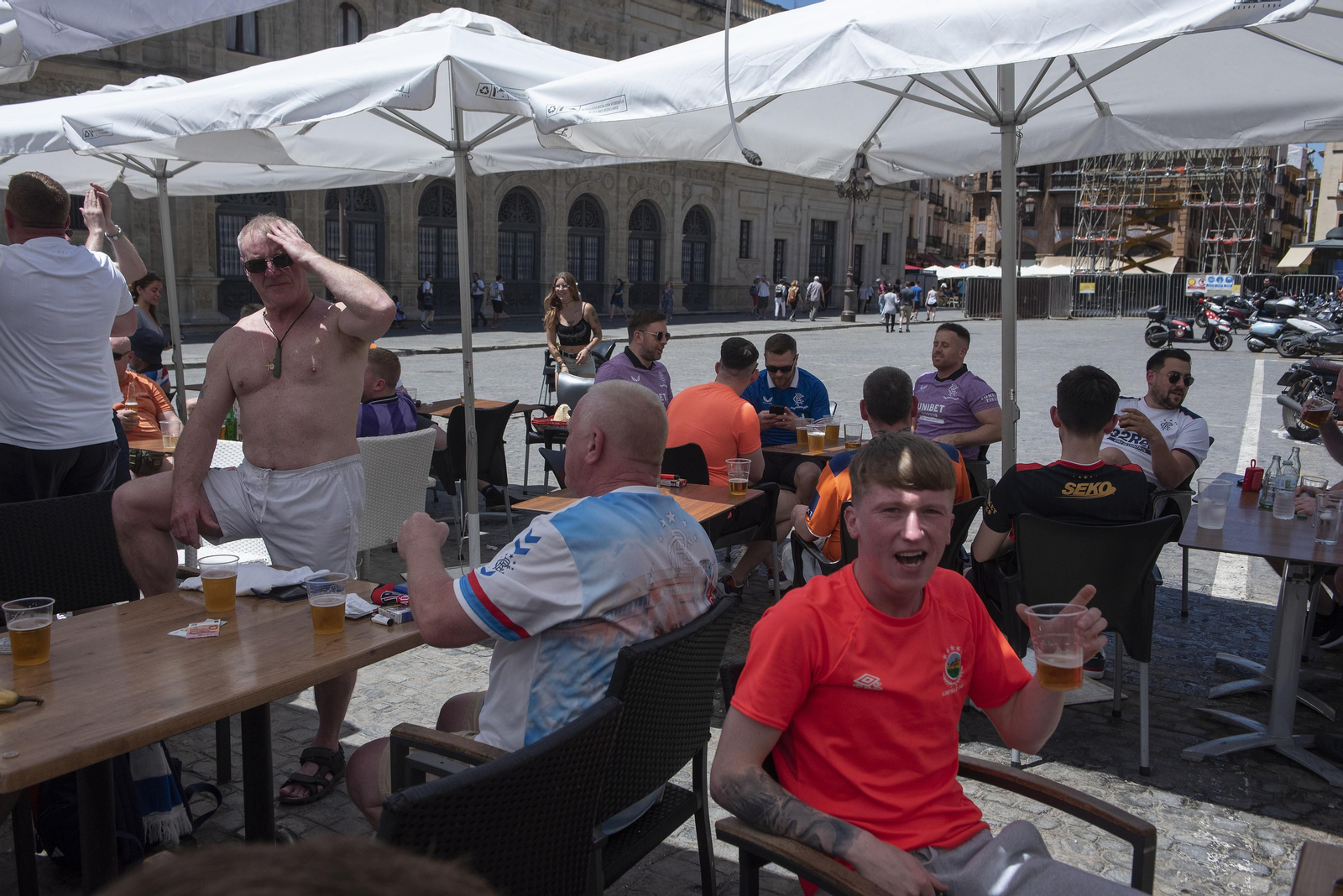 Las imágenes de los hinchas del Eintracht y del Rangers