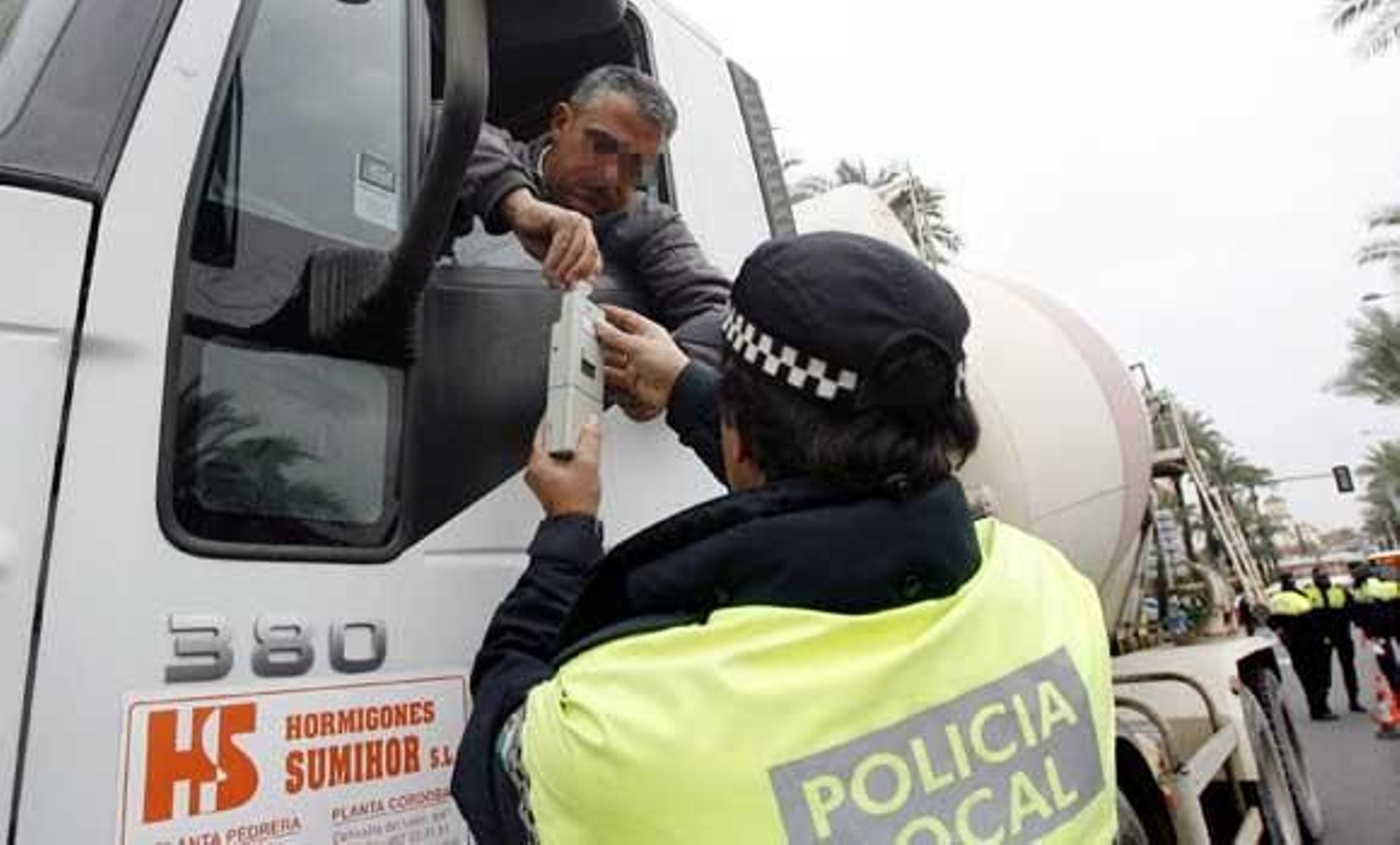 El plan de Navidad se estrena con los controles antidroga de la Policía Local