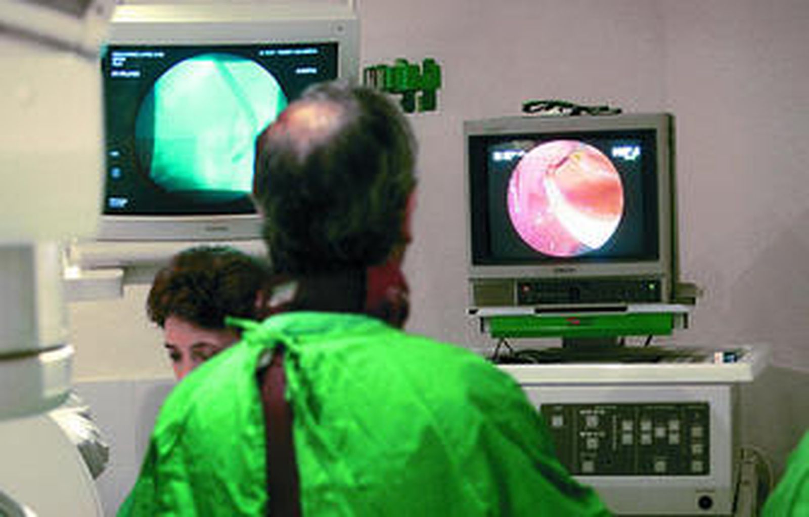 Observación del interior del tubo gástrico a través de una endoscopia.