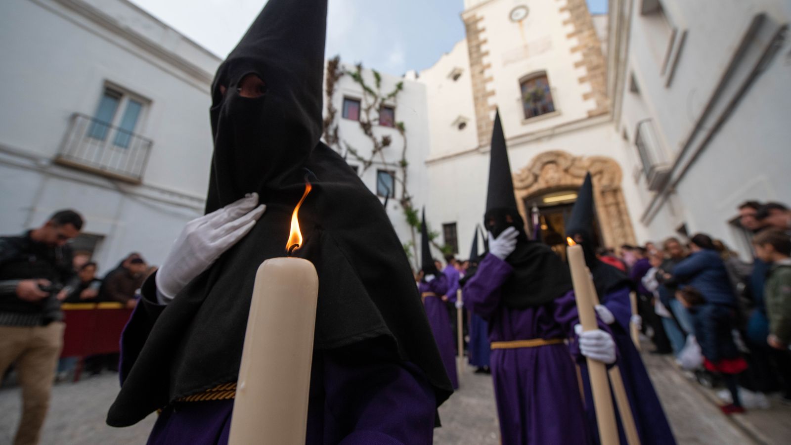 Fotos del Jueves Santo en Tarifa: Jesús Nazareno y María Santisima de la Paz
