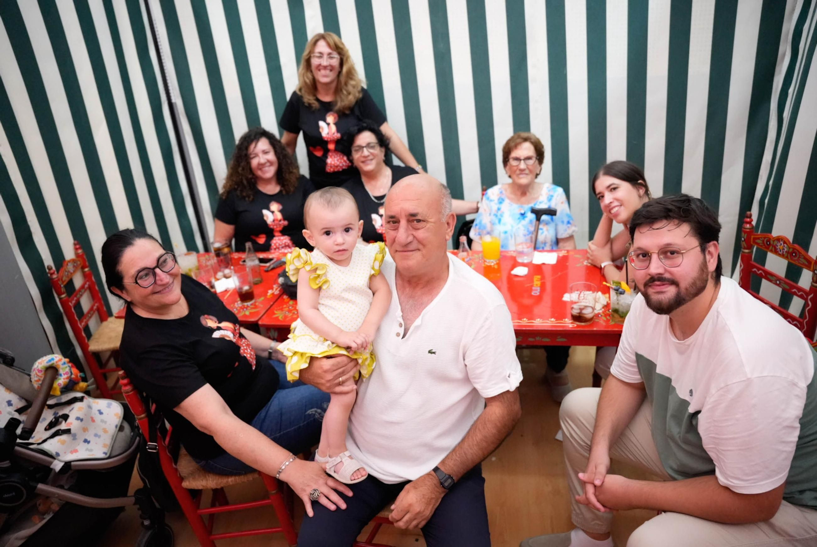 Los almerienses disfrutan del martes en la Feria del Mediodía