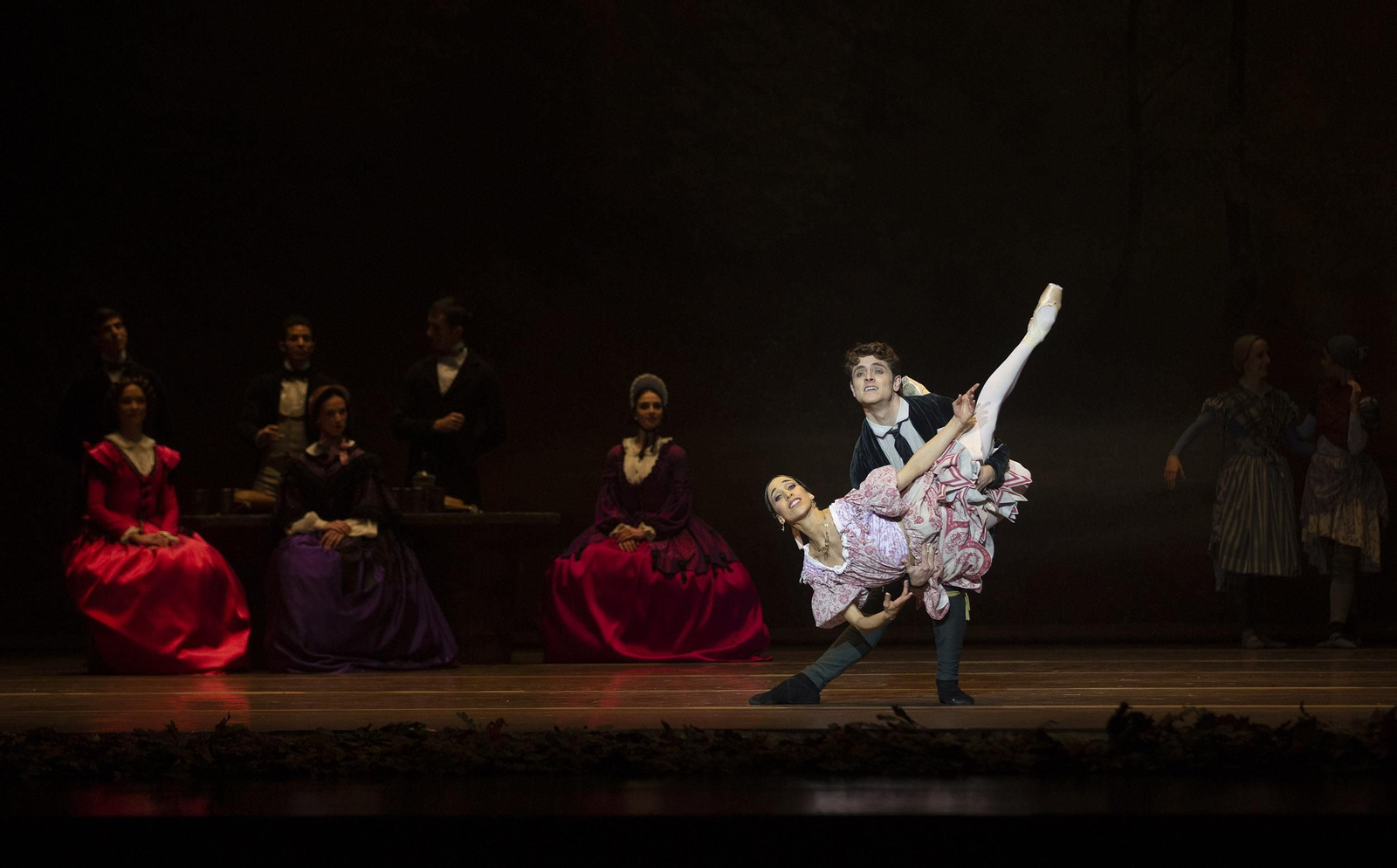 Las imágenes de 'Giselle' en el Teatro de la Maestranza