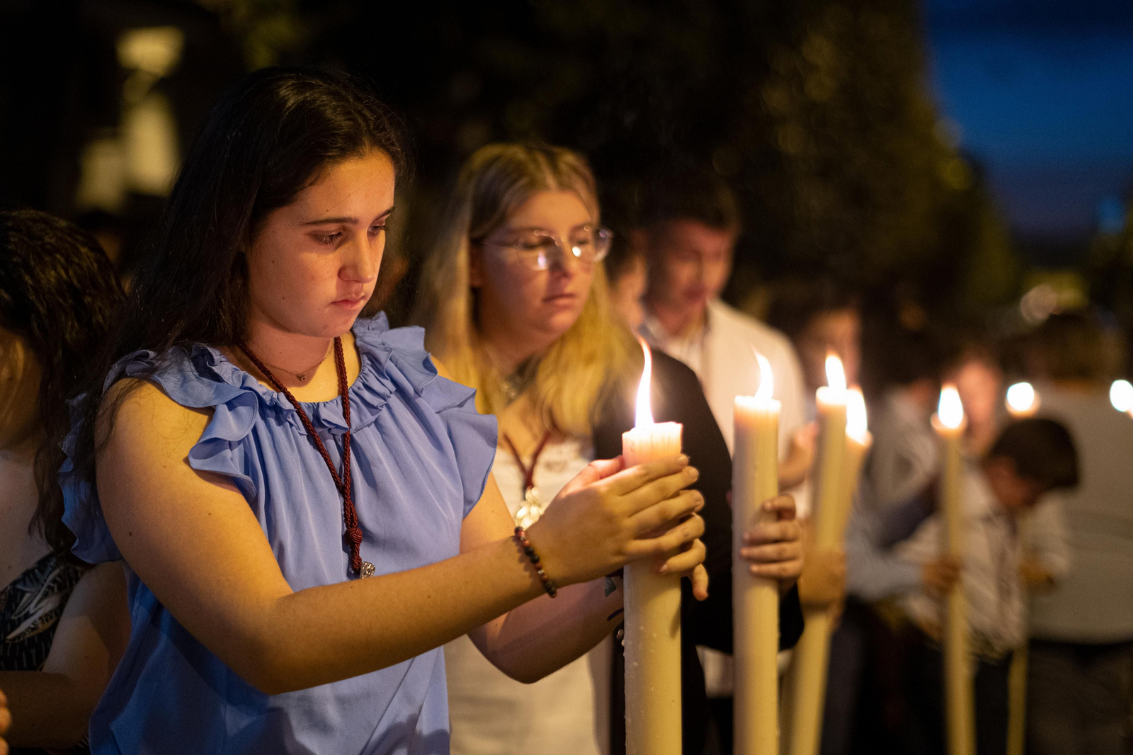 La procesión extraordinaria de la Virgen de los Dolores del Cerro del Águila, en imágenes