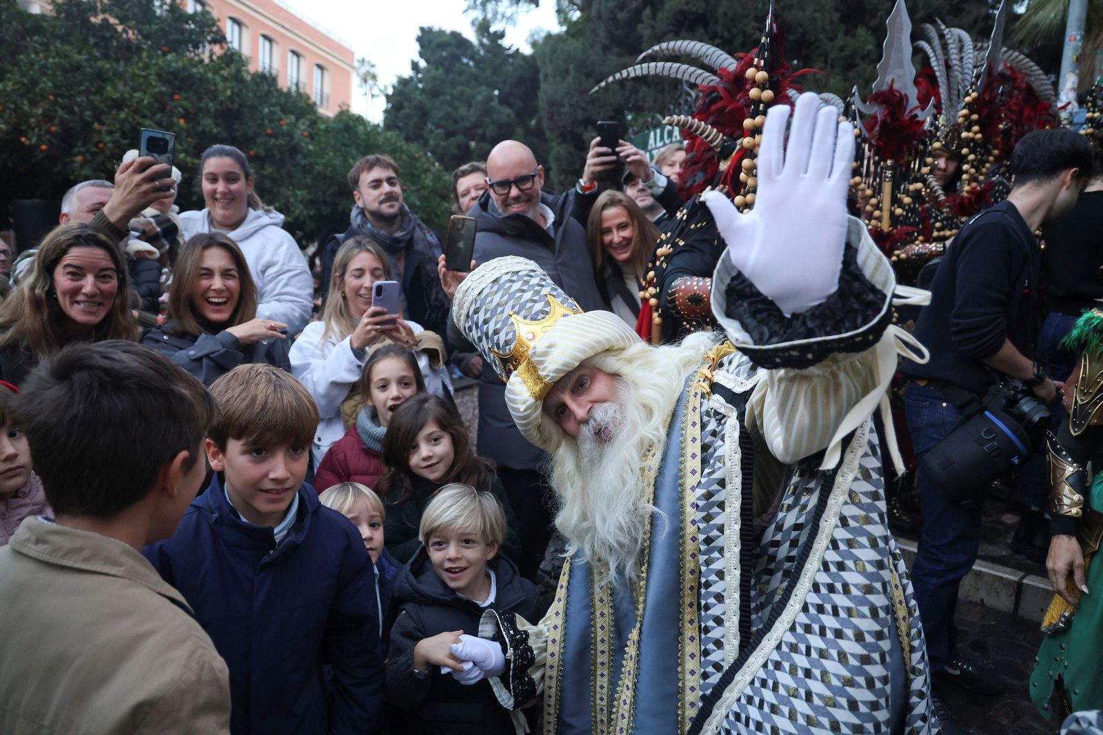 Los Reyes Magos llenan Málaga de ilusión tras la lluvia