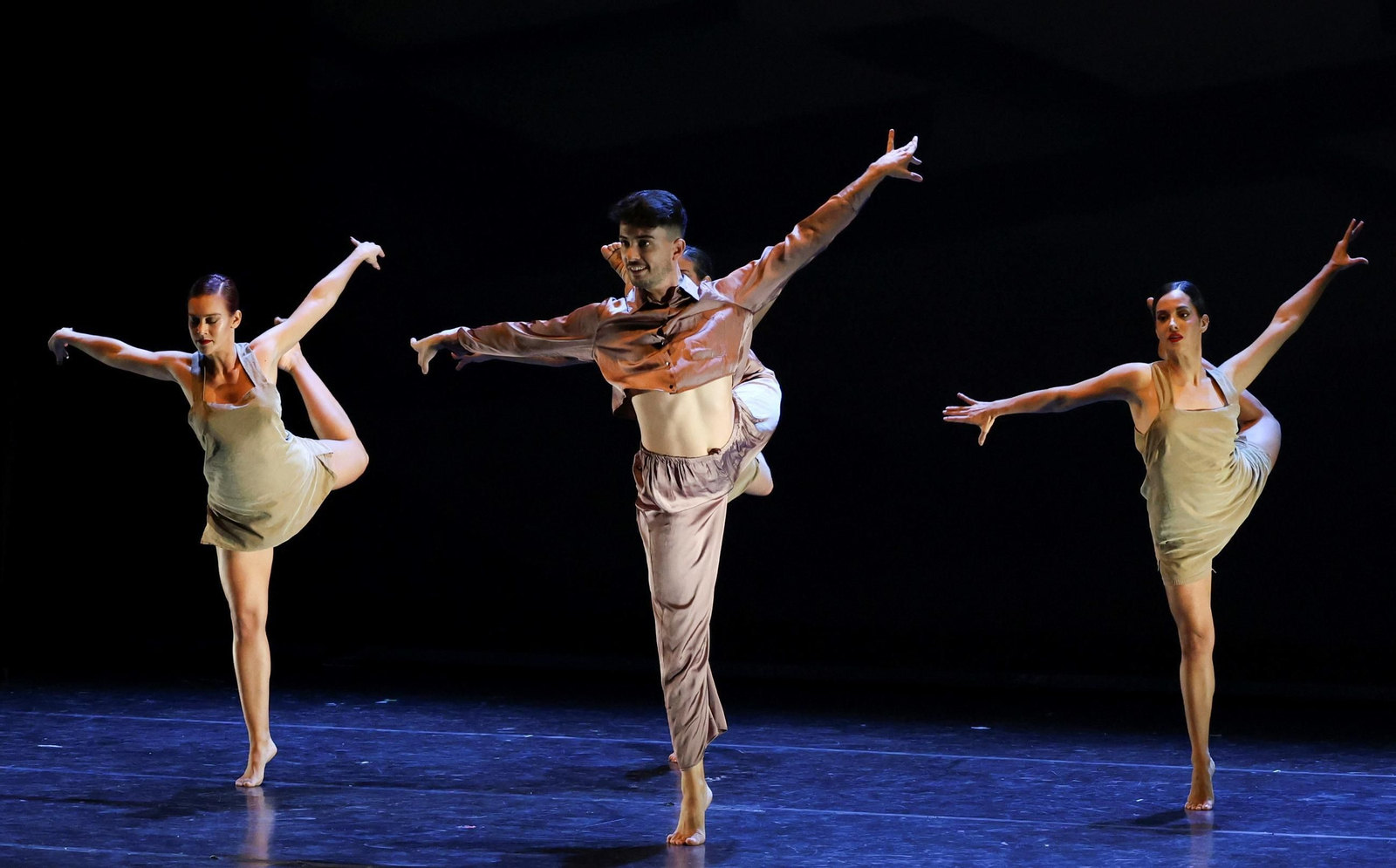 La danza alza el vuelo en el Conservatorio Ángel Pericet de Málaga, en imágenes