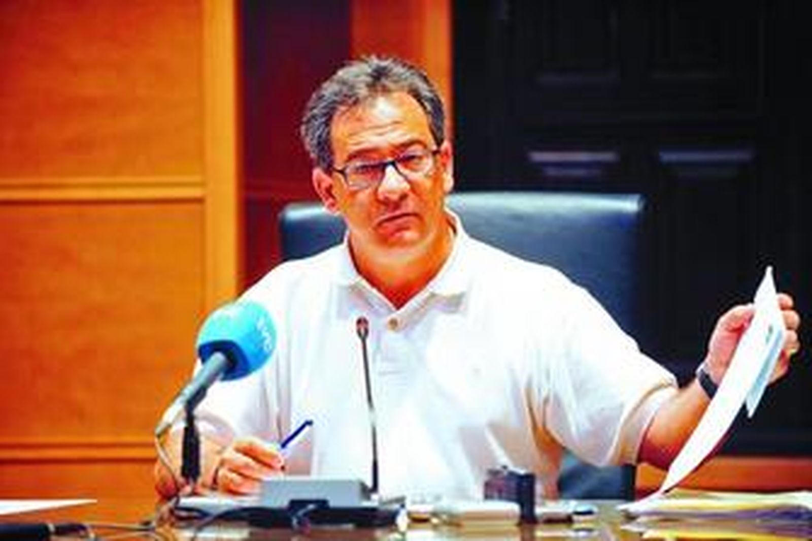 Una de las comparecencias de Benito García para hablar de su situación en el Ayuntamiento.