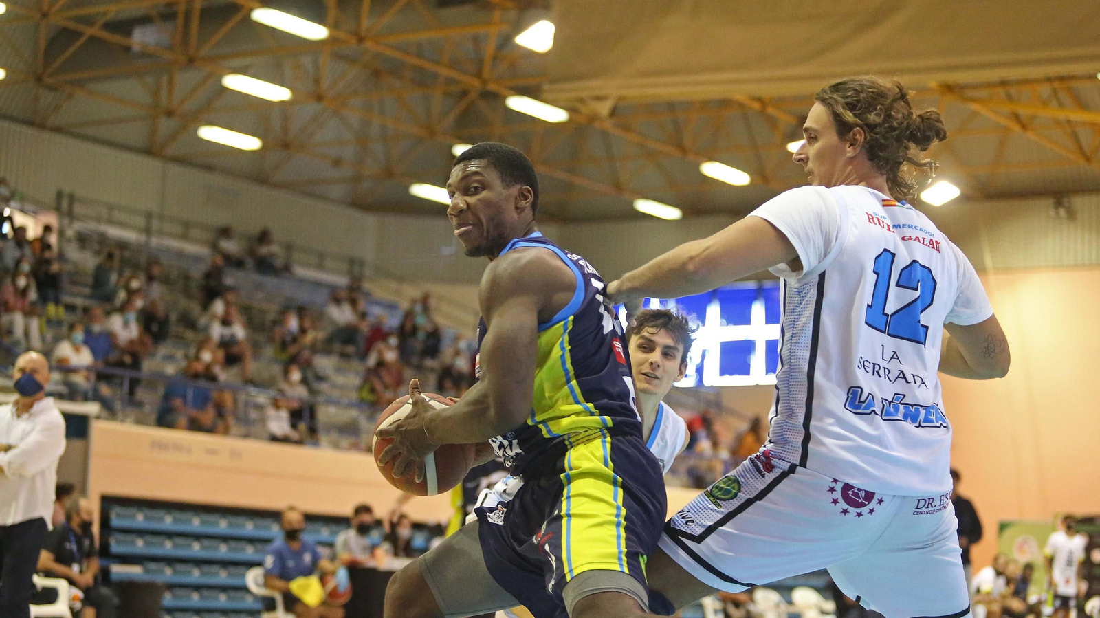 Las mejores fotos del UDEA - ULB de la Copa Diputación