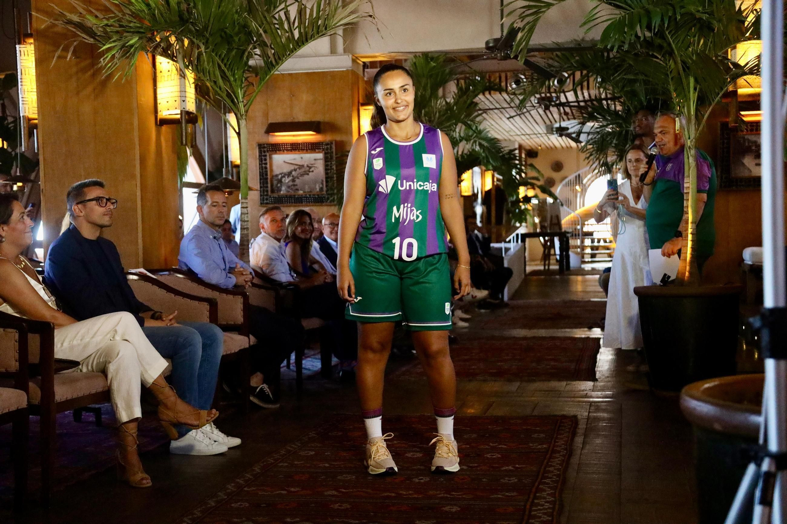 La presentación de las nuevas equipaciones del Unicaja, en fotos