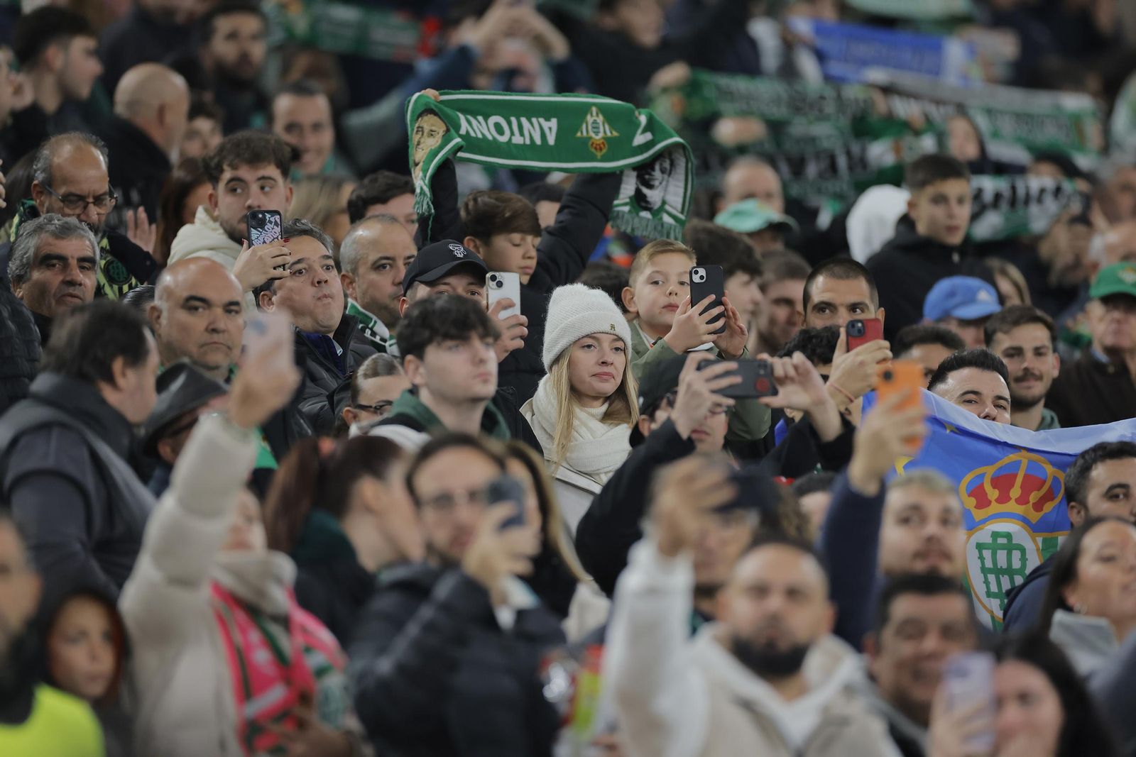 Búscate en las fotos del Betis - Utrecht