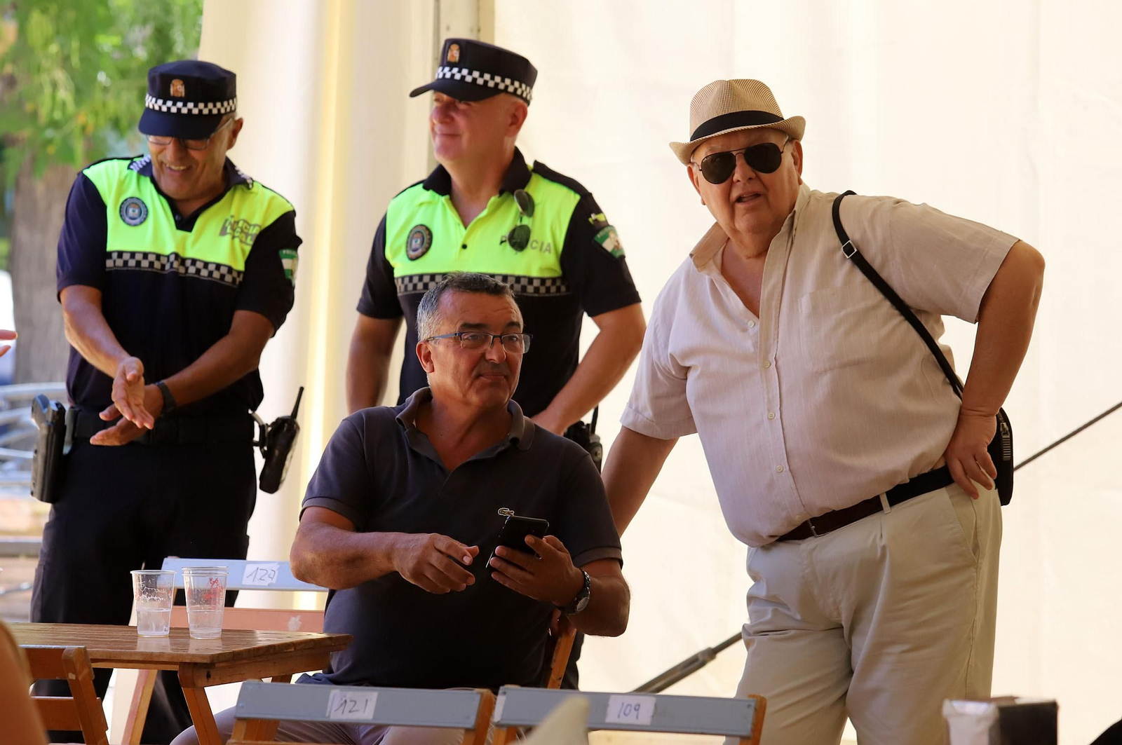 Imágenes del ambiente en las Colombinas de día de Isla Chica