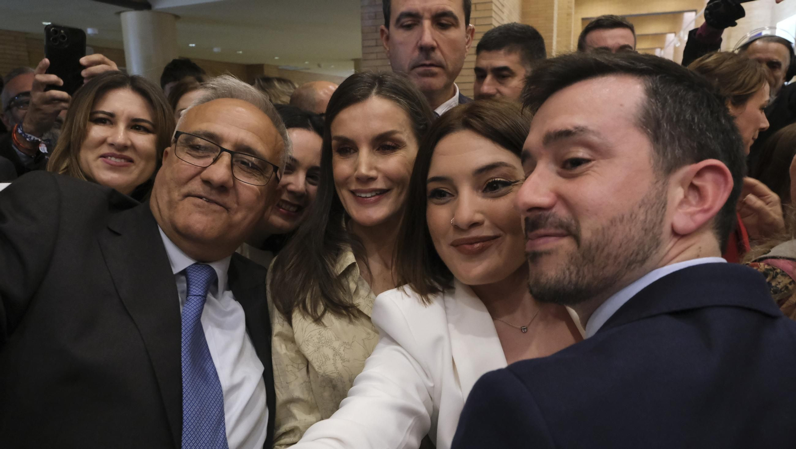 Imágenes de la Reina Letizia en el Tour del Talento en Almería