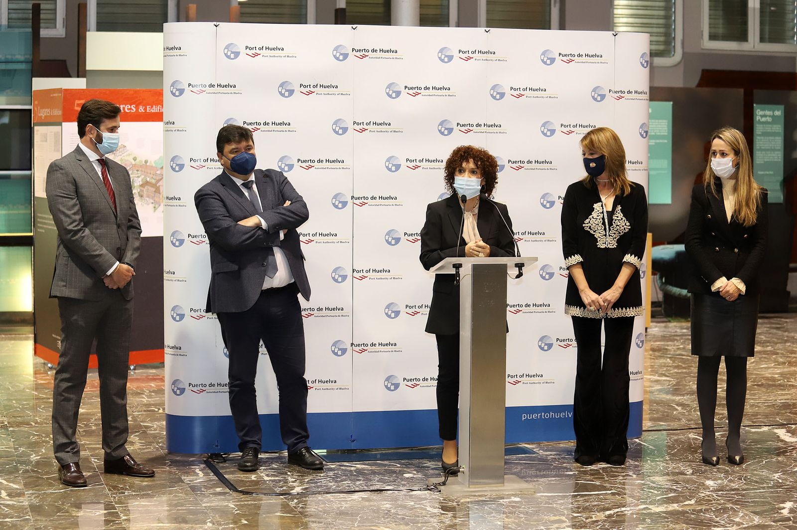 Daniel Toscano, Gabriel Cruz, María Eugenia Limón, Pilar Miranda y Bella Verano durante la presentación de las jronadas.