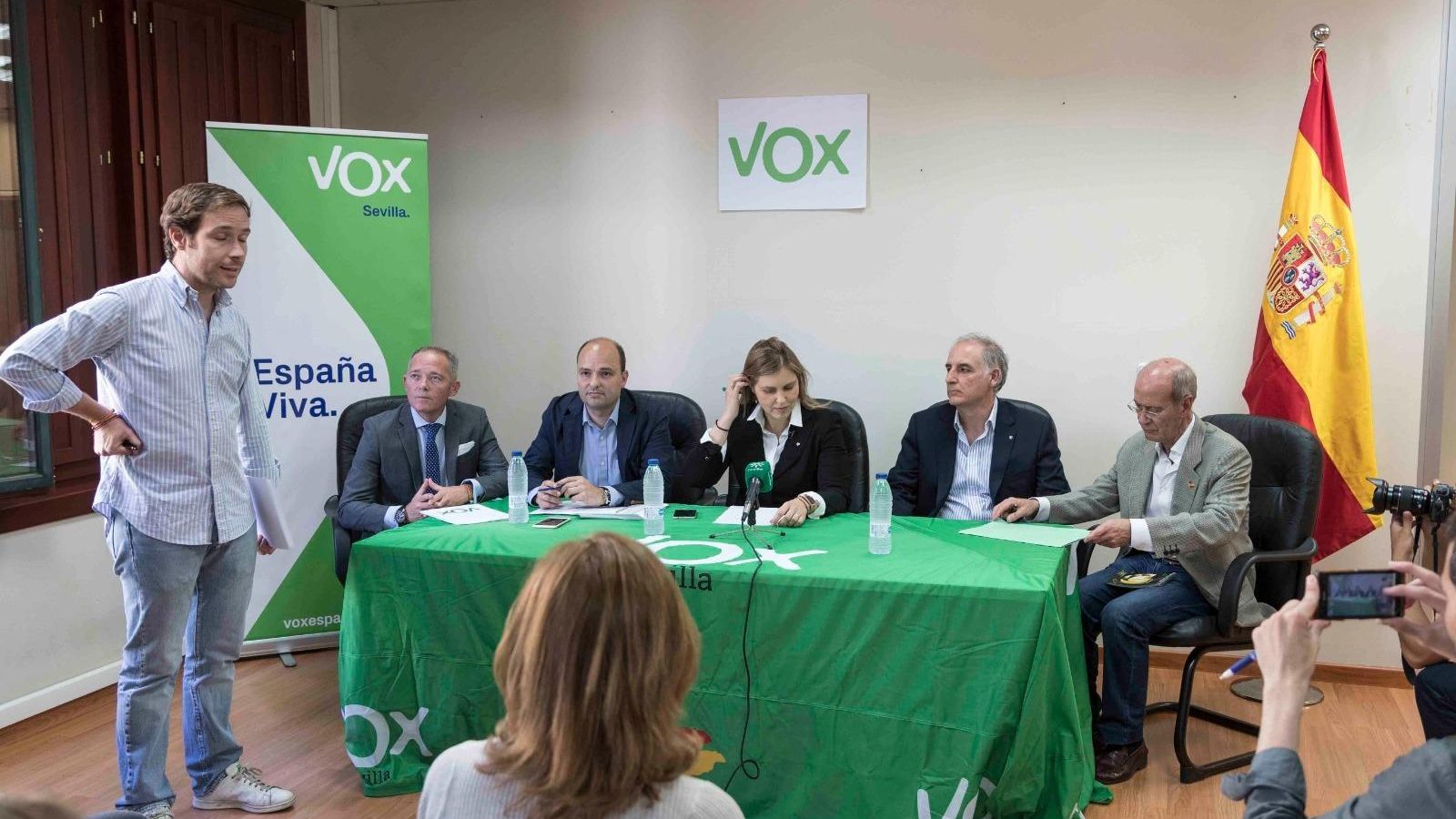 Los miembros del equipo de Vox en Sevilla capital.