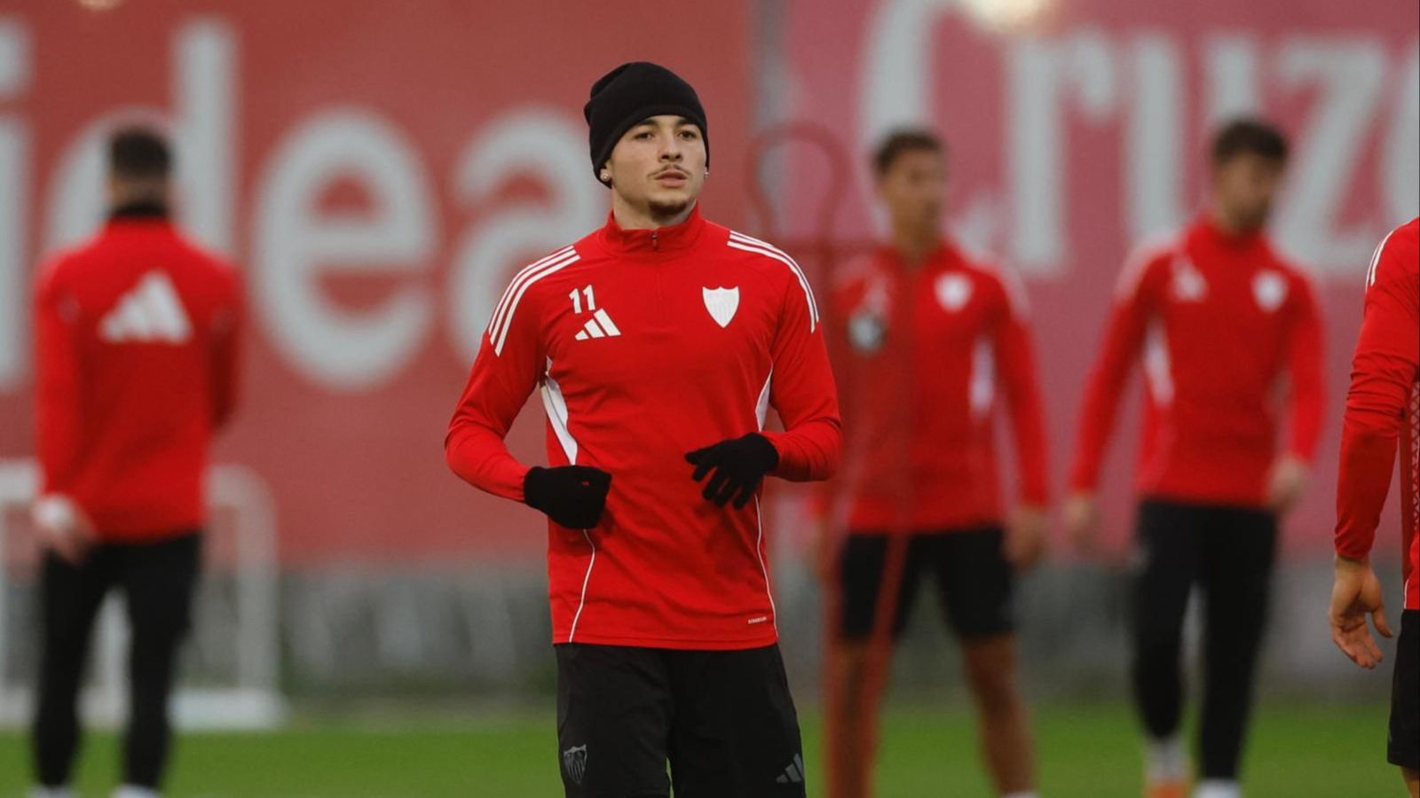 Rubén Vargas regresa a los entrenamientos con el Sevilla FC