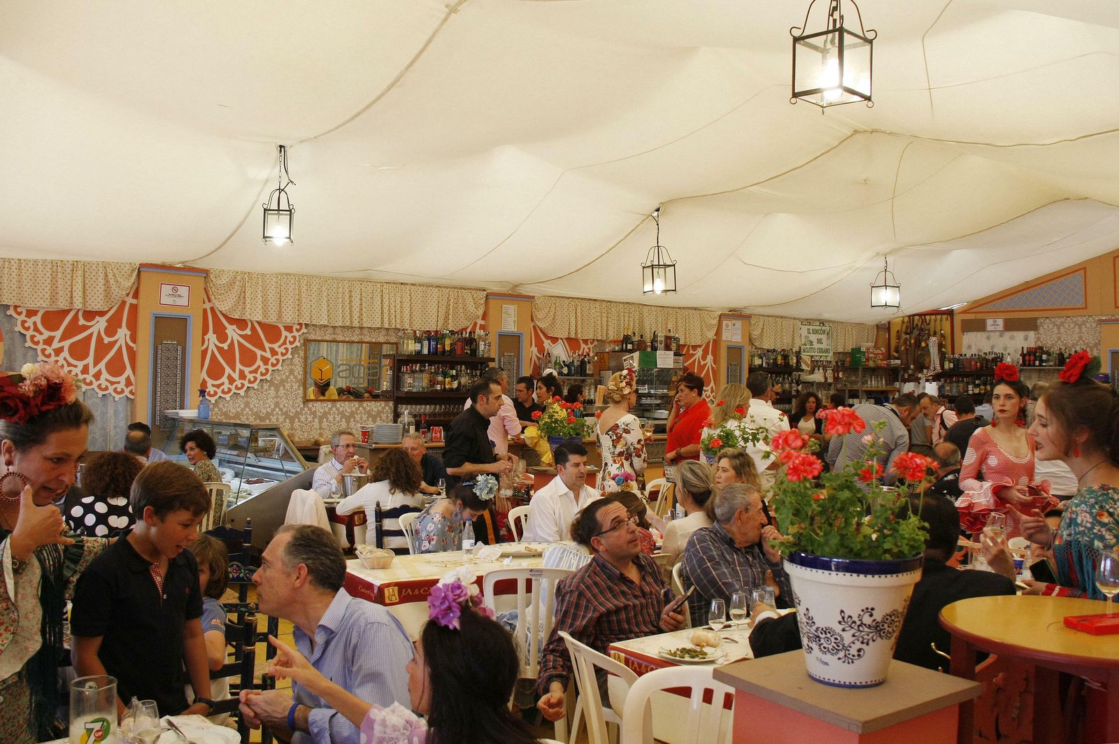 Una de las casetas de la Feria de Primavera, en la pasada edición.