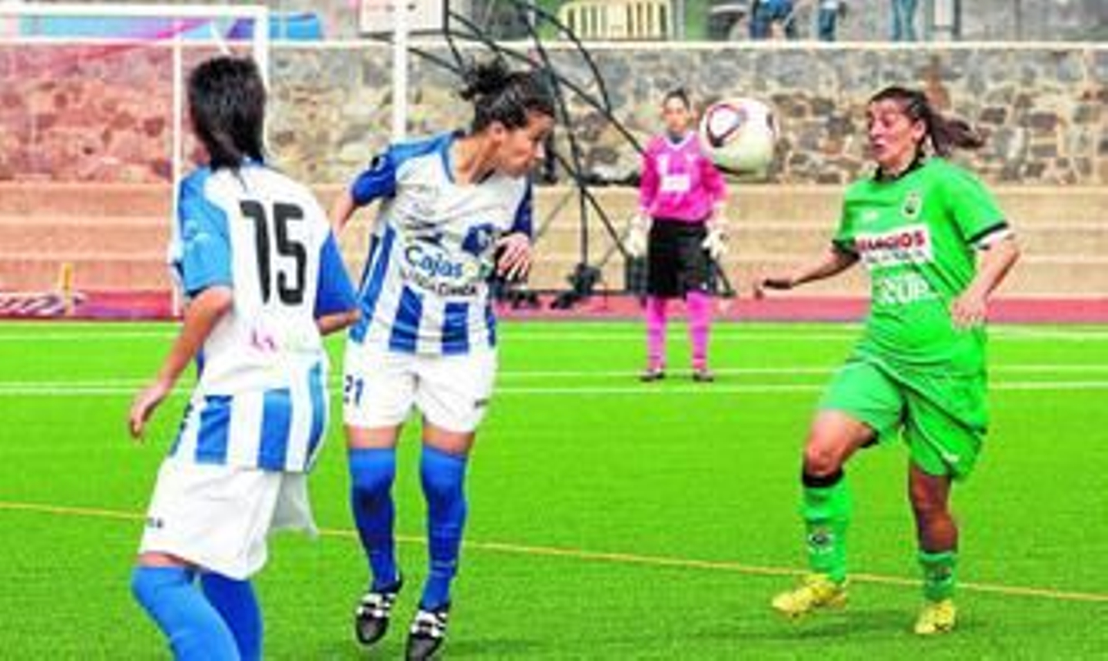 Las onubenses no pudieron sentenciar hasta el tramo final un partido que merecieron ganar por más goles ante el conjunto cántabro.