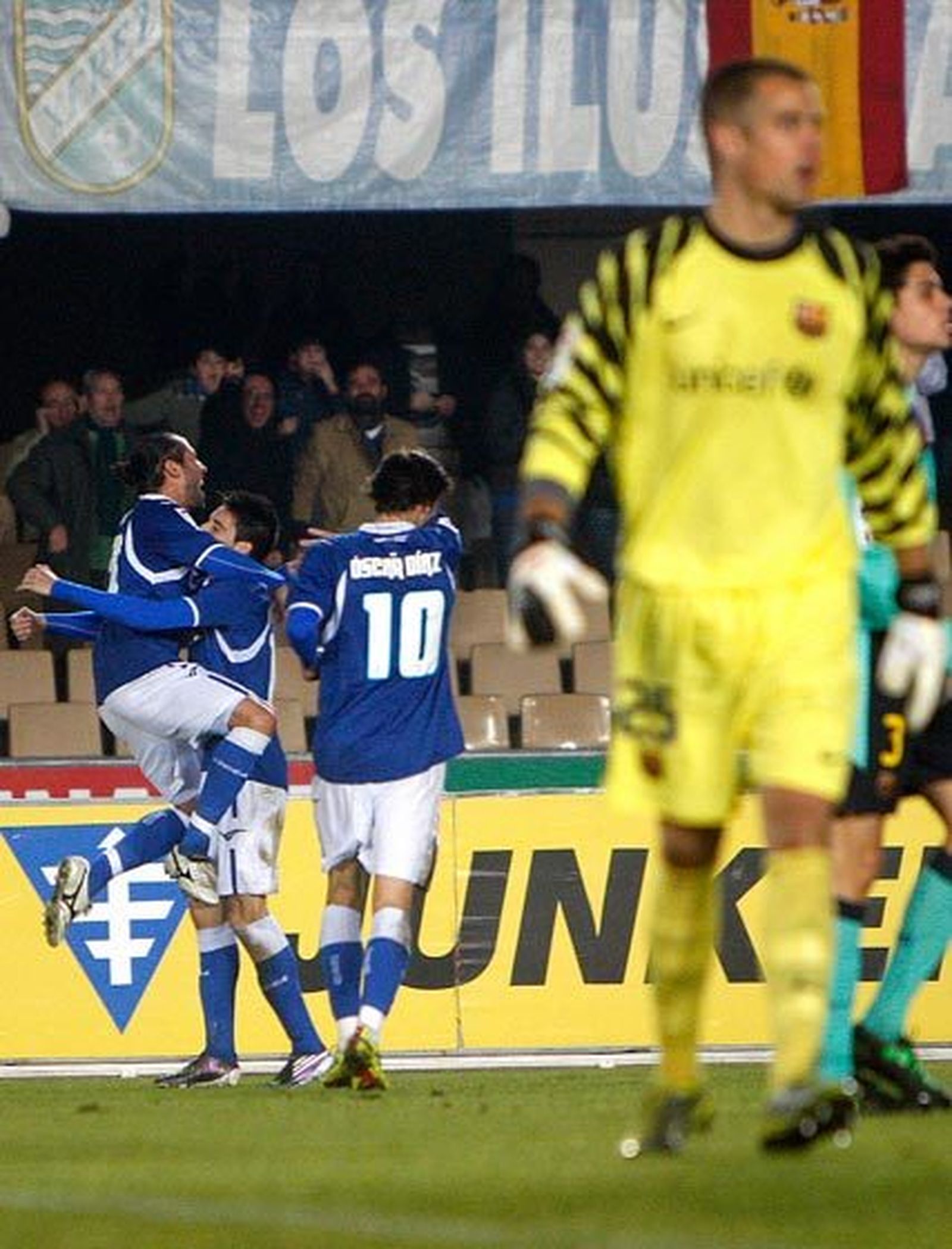 Tras una gran primera parte, a los azulinos les tocó sufrir en la segunda mitad, sobre todo con la entrada del sanluqueño Nolito  Foto: Juan Carlos Toro