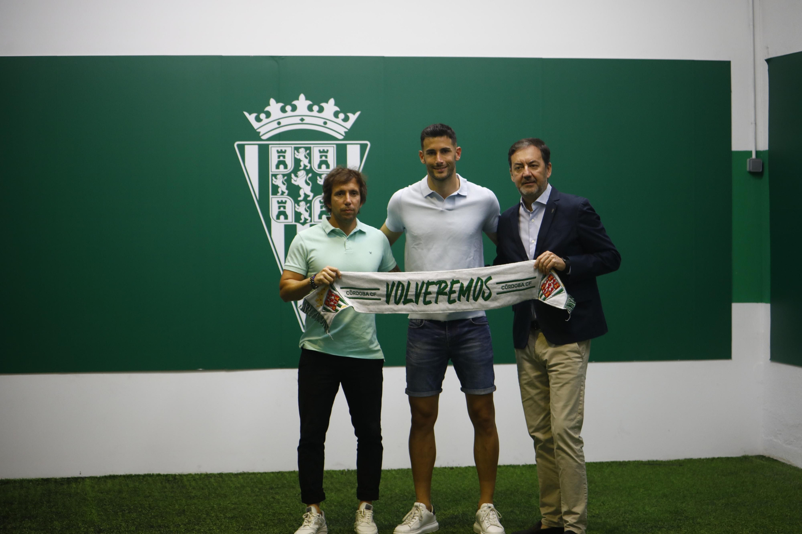 Las mejores fotos de la presentación de Carlos Albarrán con el Córdoba CF