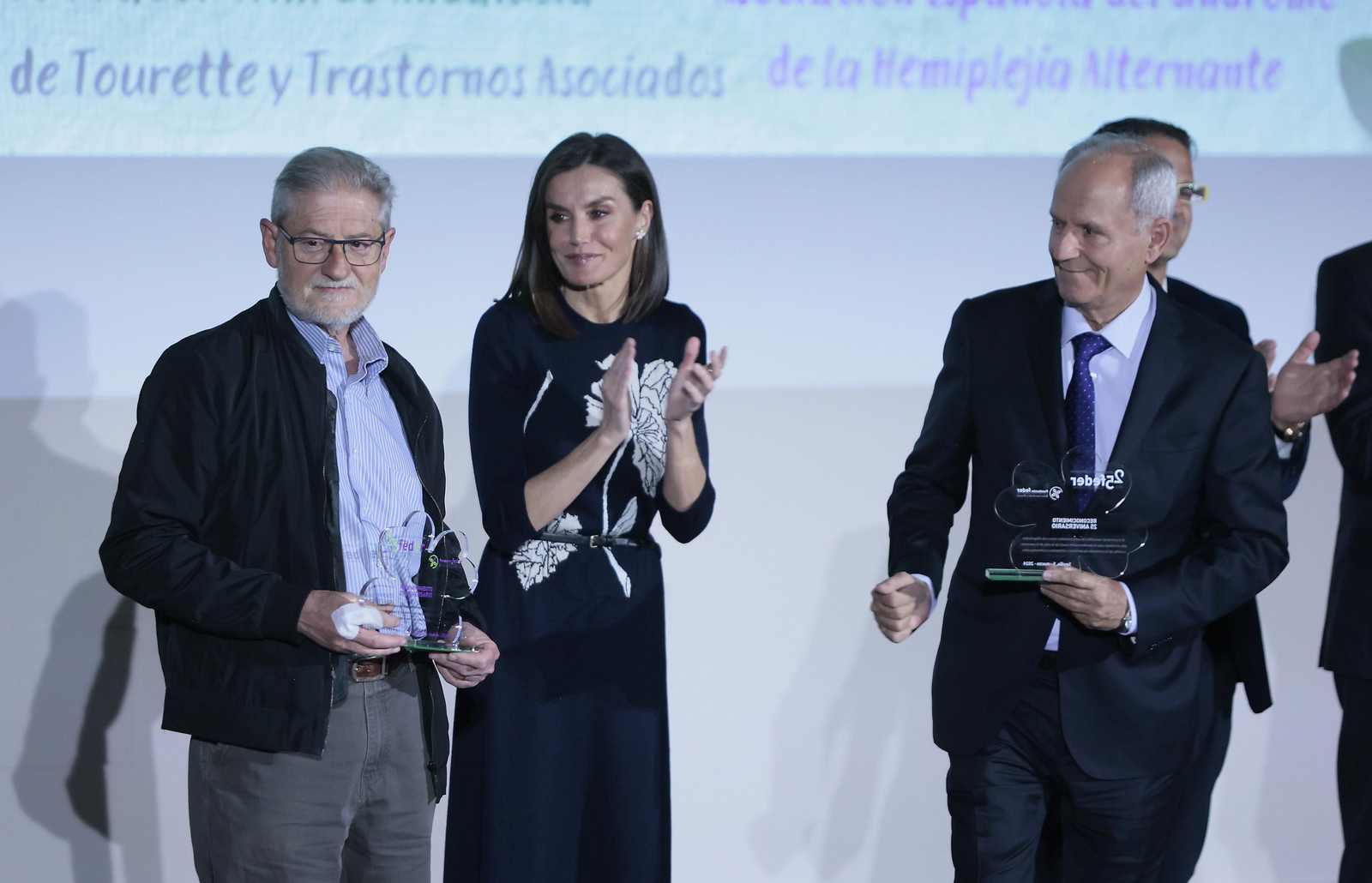 Las imágenes de la reina Leticia en el congreso de enfermedades raras