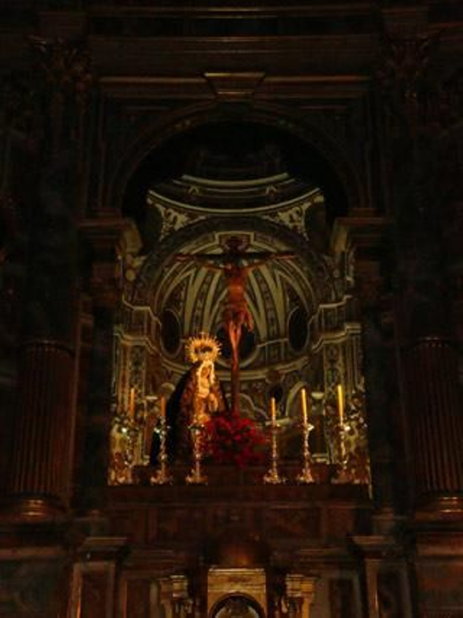 Virgen Dolorosa y Crucificado de San Alberto.