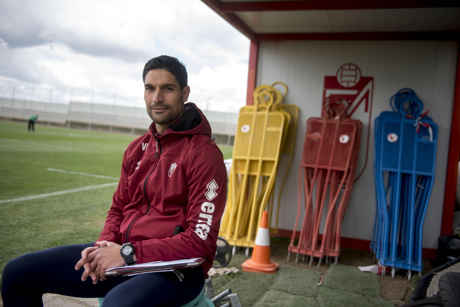 Víctor Lafuente, en su lugar de trabajo, la Ciudad Deportiva del Granada CF.