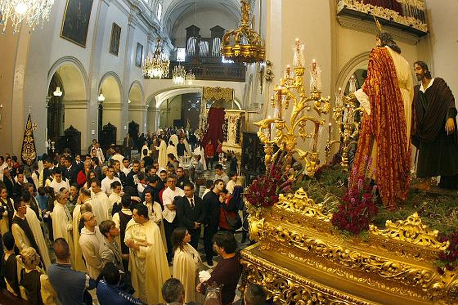 La hermandad del Prendimiento, otra de las afectadas por las lluvias en este Lunes Santo.

Foto: Jose Braza