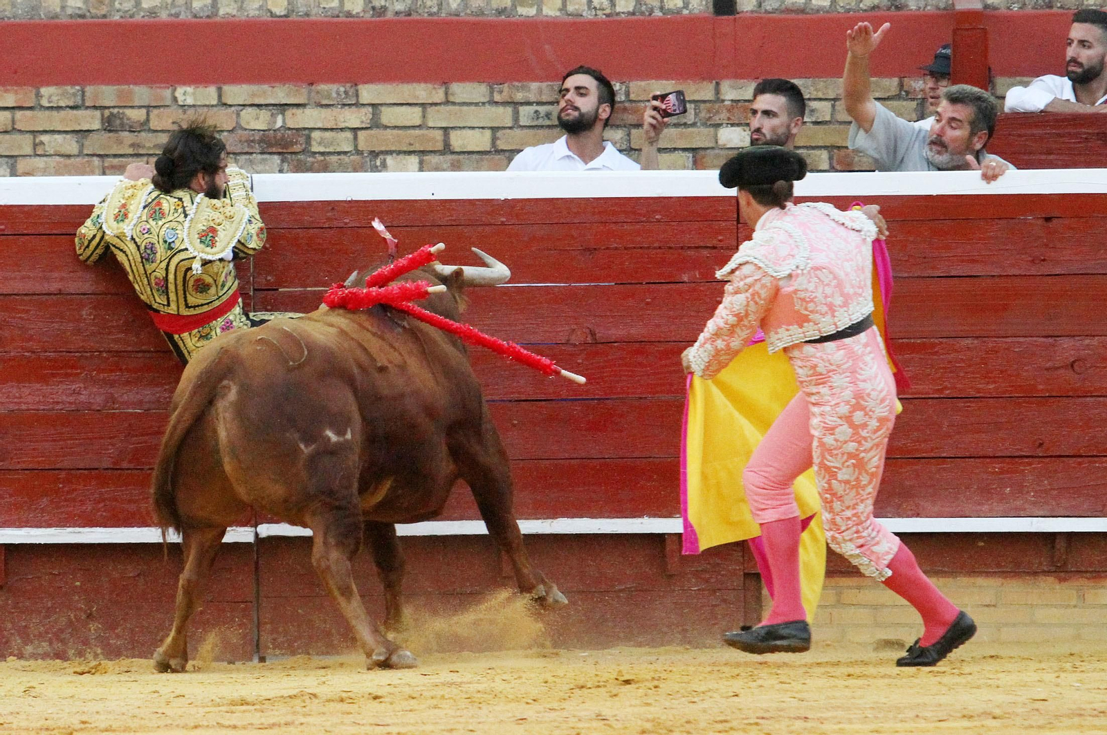 Imágenes de Morante de la Puebla durante la corrida de esta tarde en la Plaza de Toros La Merced
